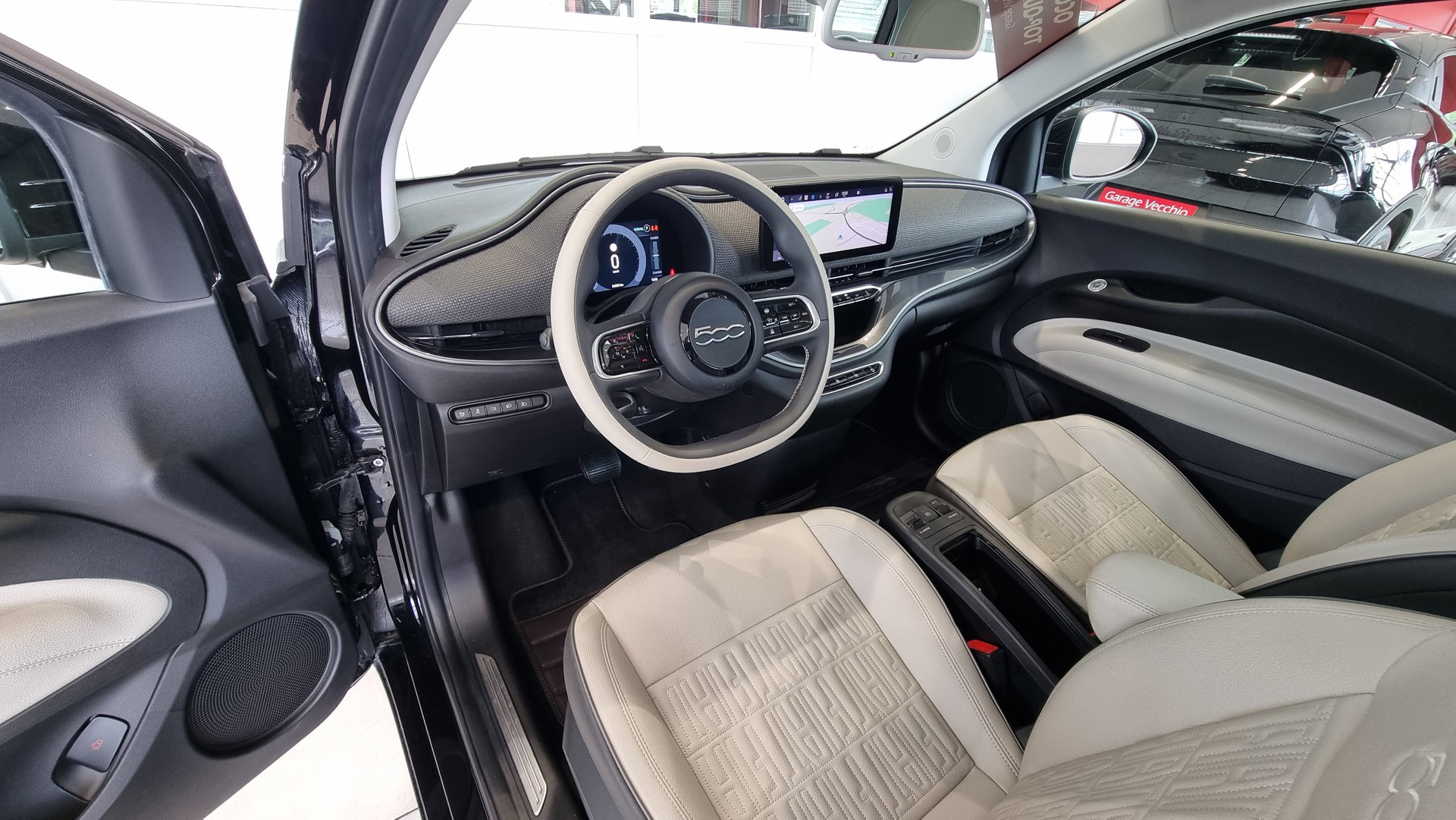FIAT 500La Prima 42 KWh 118 PS-image-16