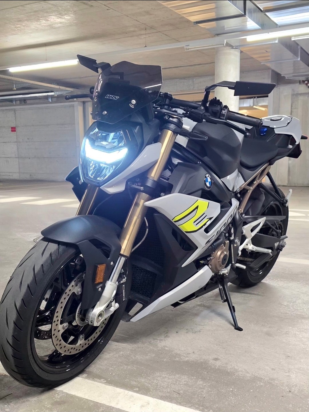 BMW S 1000 R-image-1