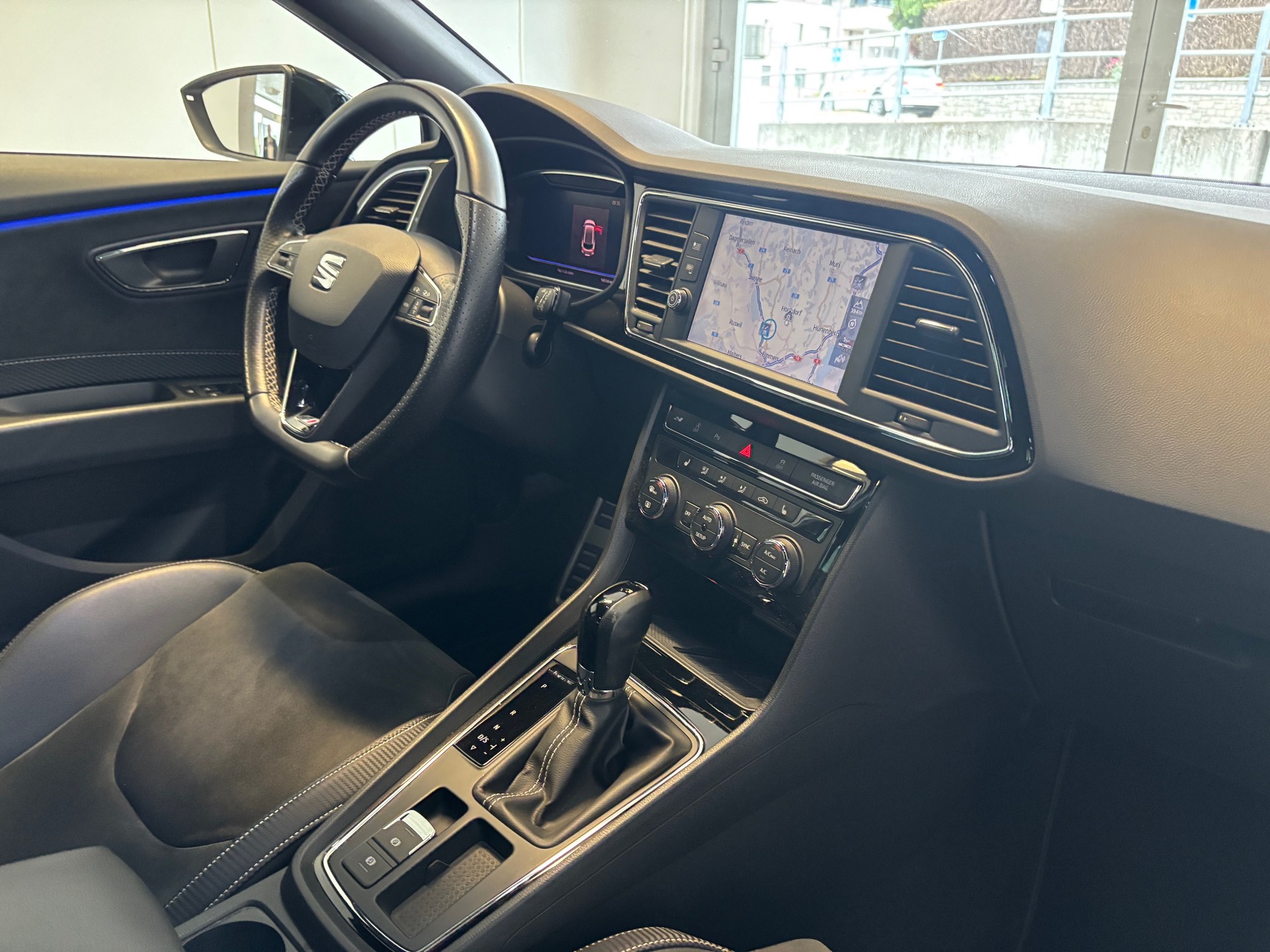 SEAT Leon ST 2.0 TSI Cupra 300 4 Drive DSG-image-8
