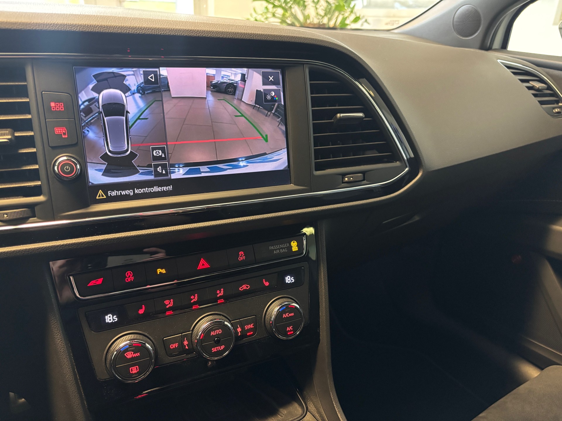 SEAT Leon ST 2.0 TSI Cupra 300 4 Drive DSG-image-14