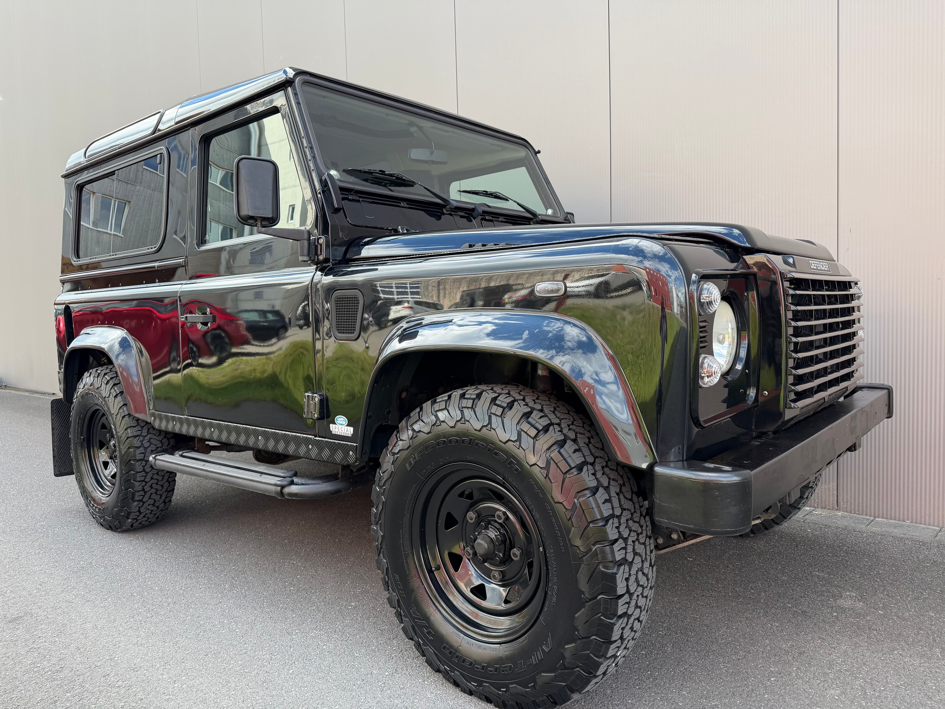 LAND ROVER Defender 90 TD5 BLACK EDITION-showroom-element-3