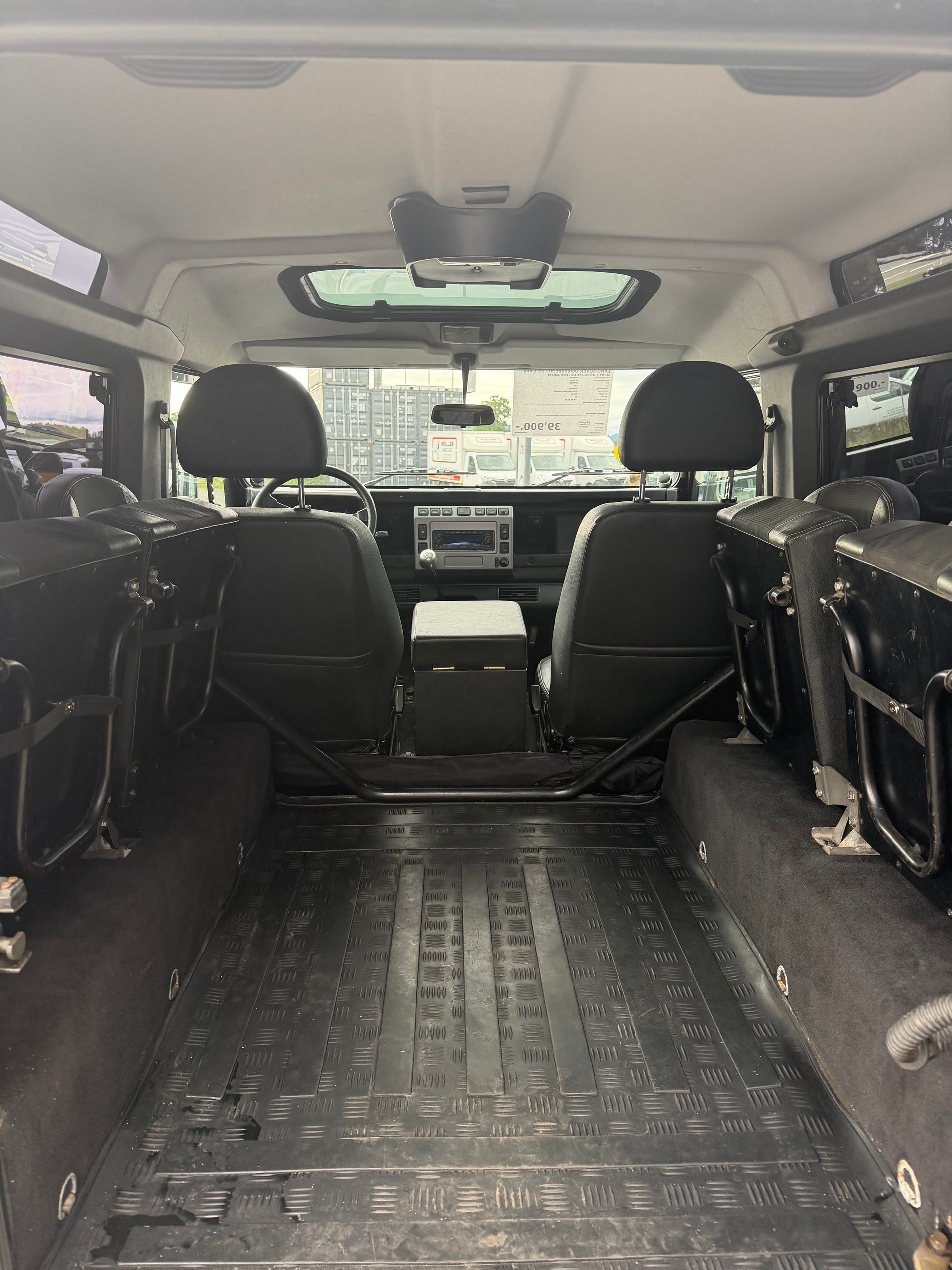 LAND ROVER Defender 90 TD5 BLACK EDITION-image-9