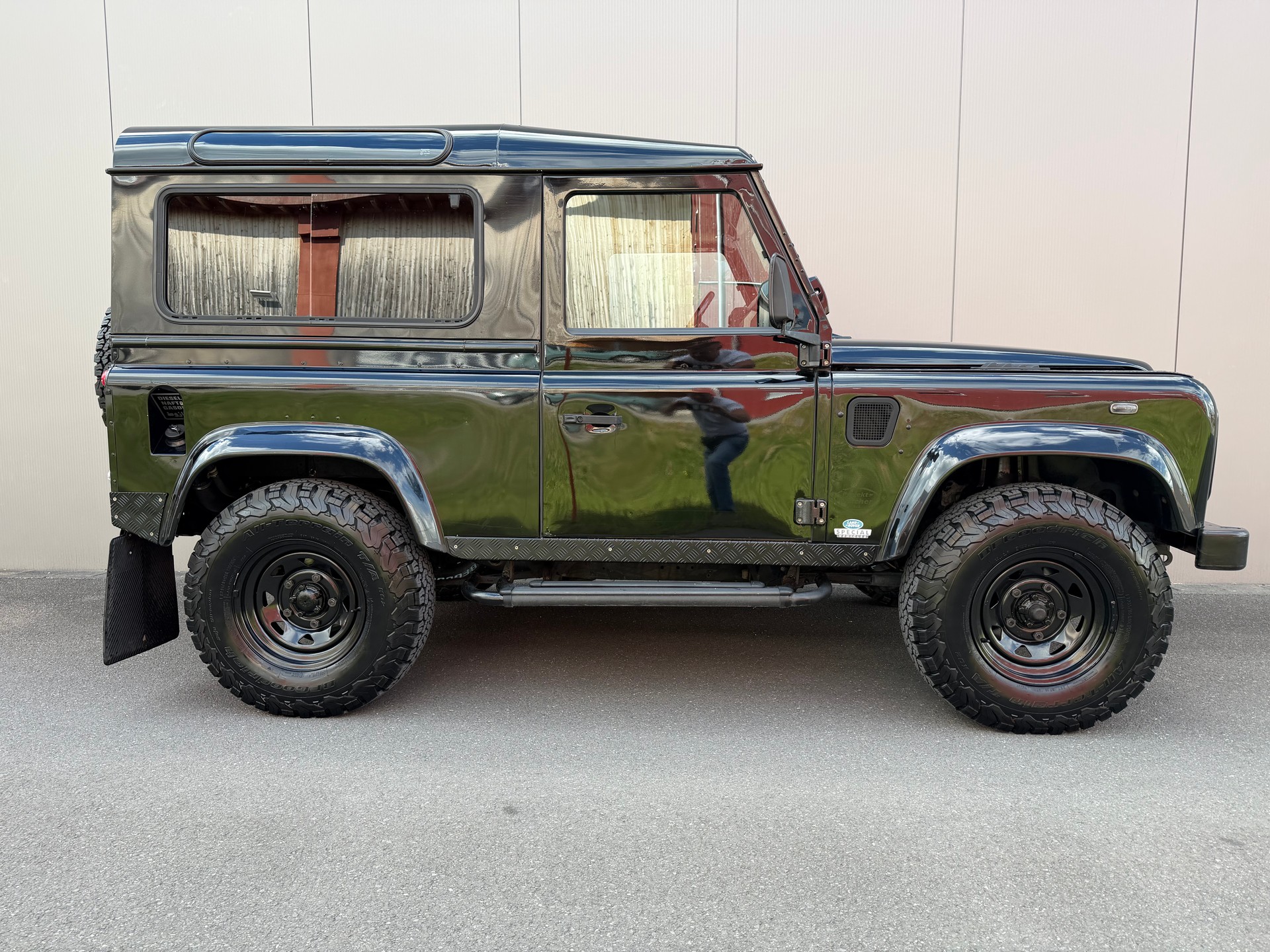 LAND ROVER Defender 90 TD5 BLACK EDITION-image-4