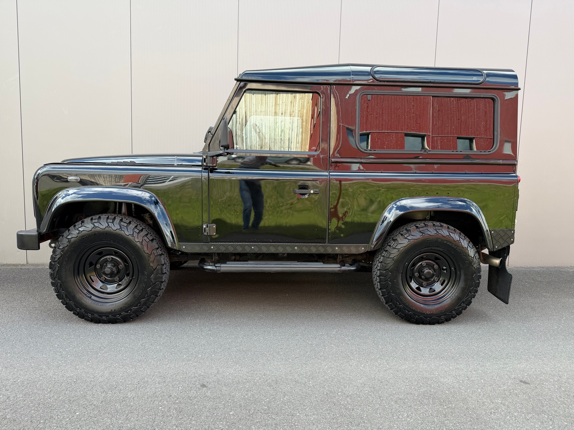 LAND ROVER Defender 90 TD5 BLACK EDITION-showroom-element-1