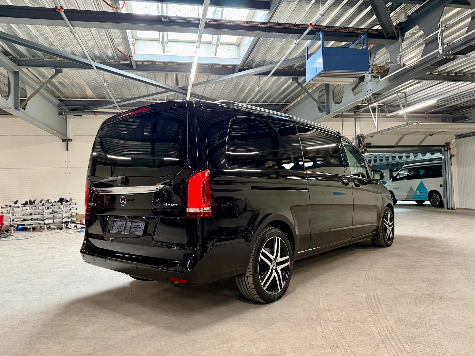 MERCEDES-BENZ V 300 d Swiss Edition Extralong 4Matic 9G-Tronic-image-5