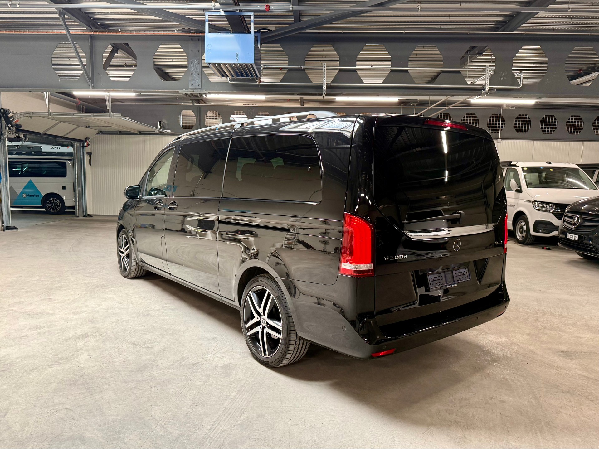 MERCEDES-BENZ V 300 d Swiss Edition Extralong 4Matic 9G-Tronic-image-6