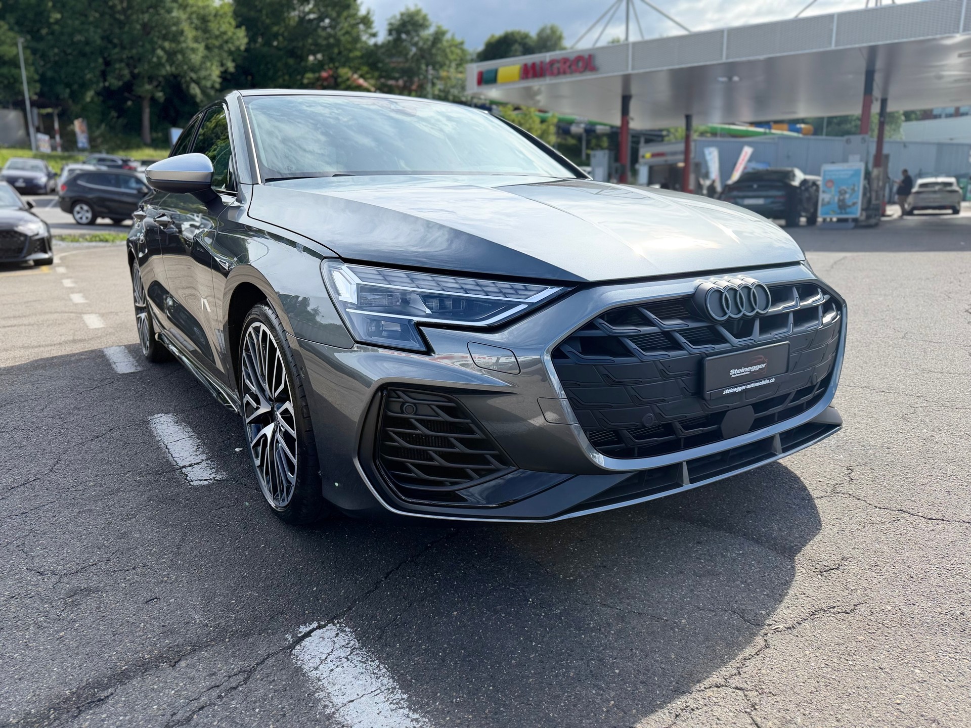 AUDI S3 Limousine TFSI quattro S-tronic ° Vollausstattung ° Akrapovic °-showroom-element-1