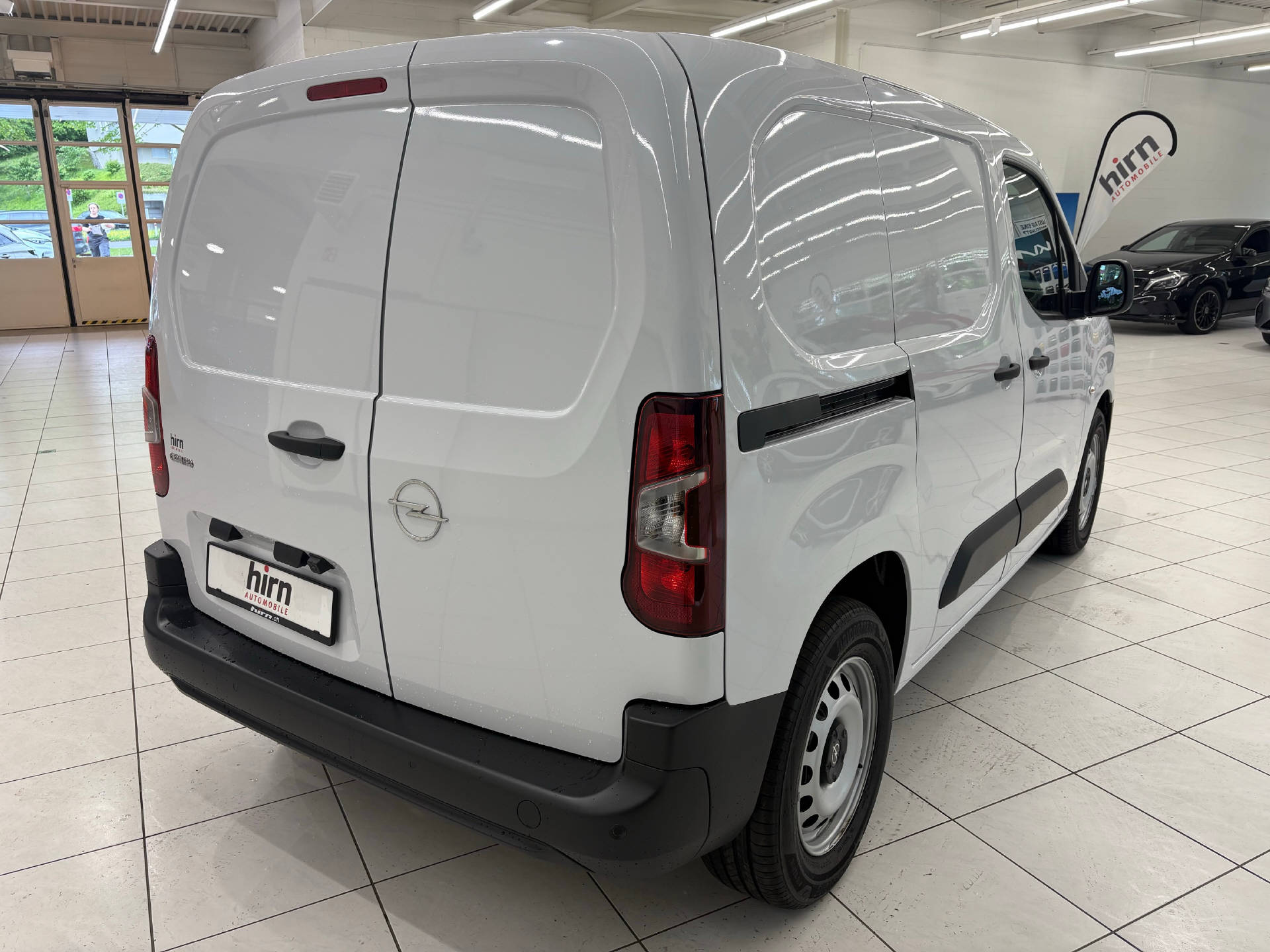 OPEL Combo-e Cargo 2.4 t Electric Energize Your Business-image-4