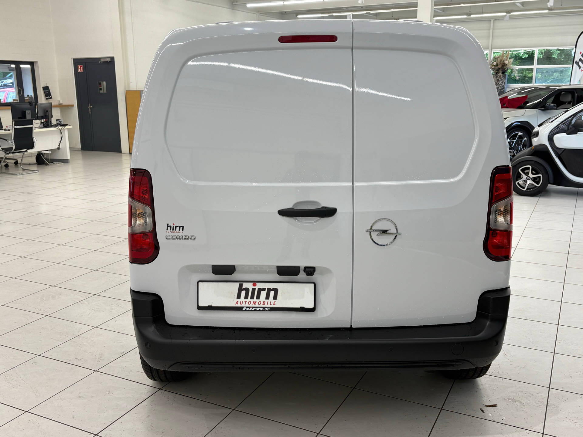 OPEL Combo-e Cargo 2.4 t Electric Energize Your Business-image-5