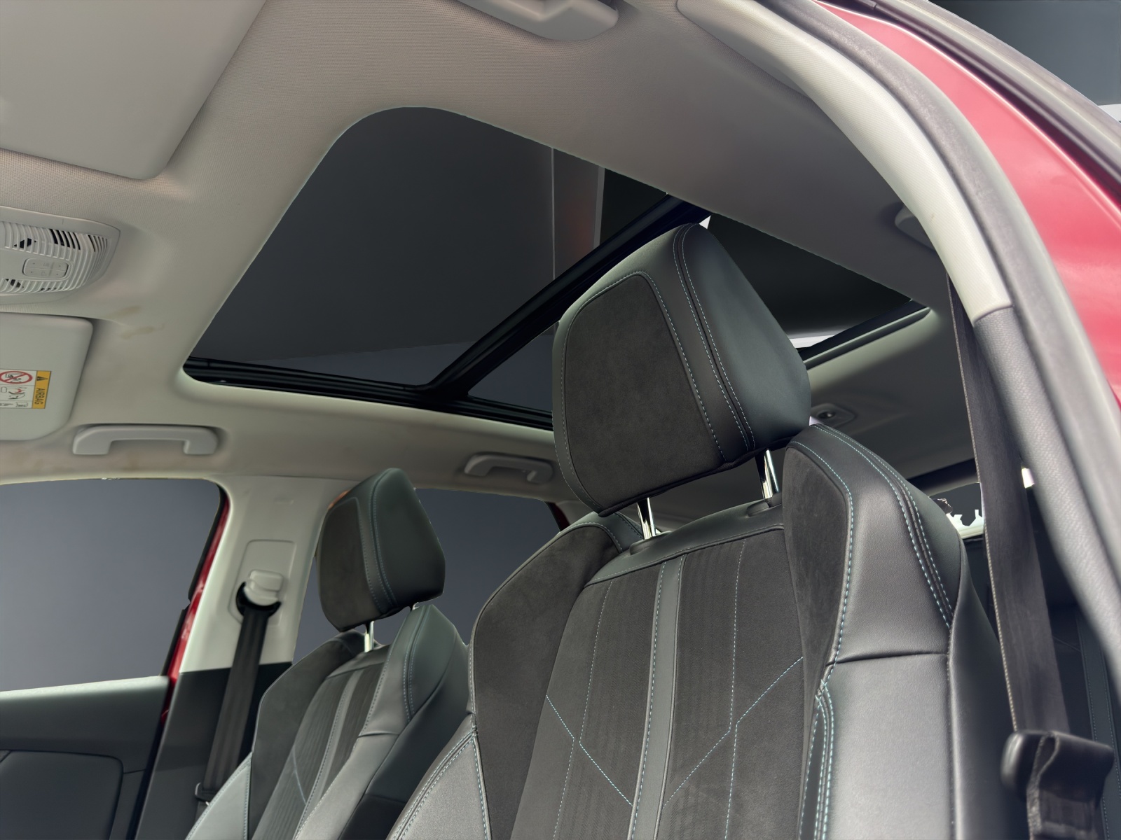 PEUGEOT 3008 1.2 PureTech Crossway EAT-image-13