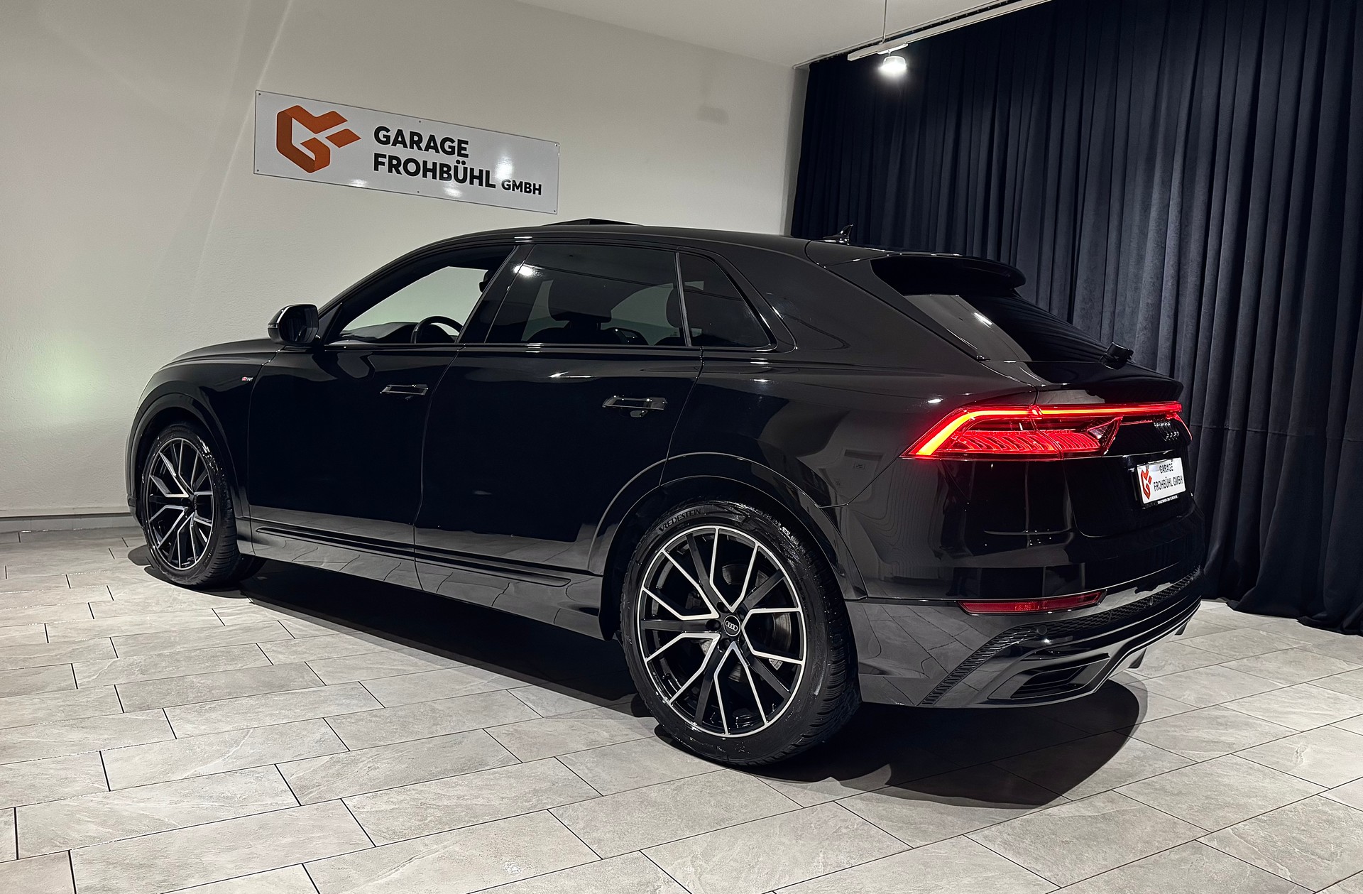 AUDI Q8 50 TDI Black Edition quattro tiptronic | 1.Hand |-image-7