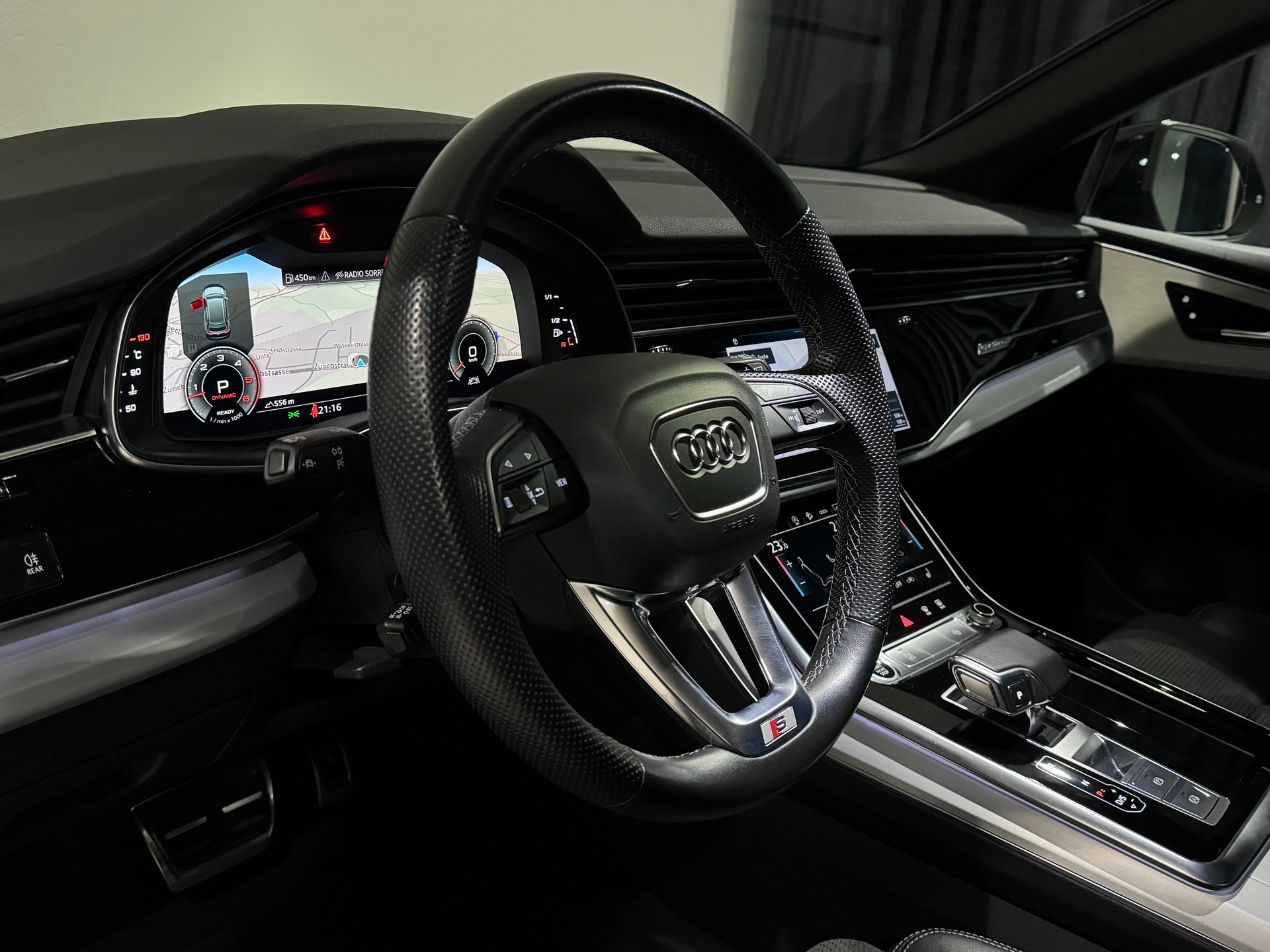 AUDI Q8 50 TDI Black Edition quattro tiptronic | 1.Hand |-image-22
