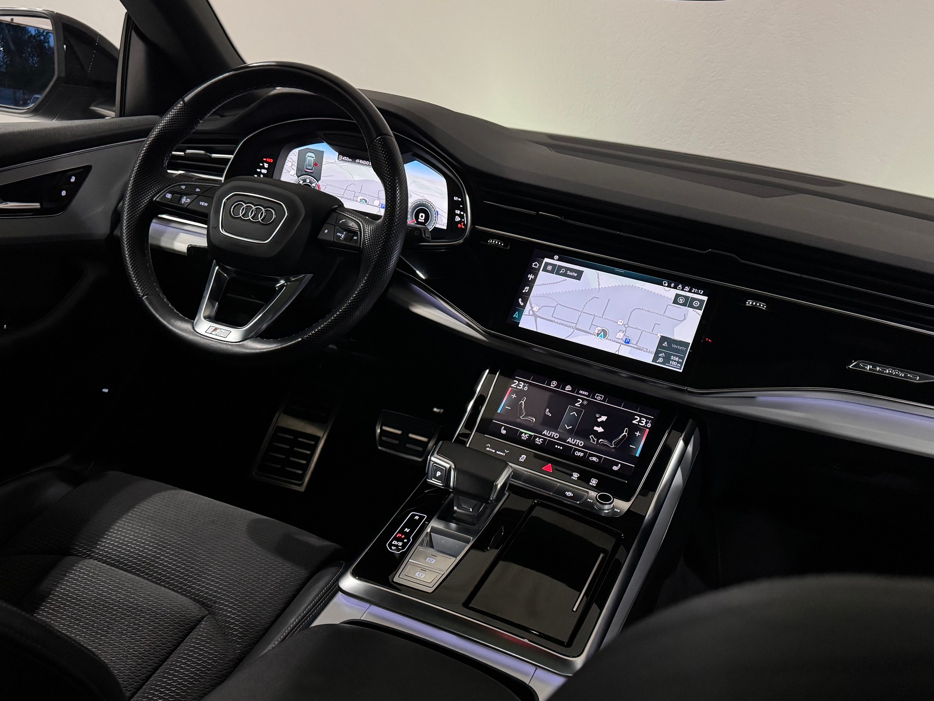 AUDI Q8 50 TDI Black Edition quattro tiptronic | 1.Hand |-image-17
