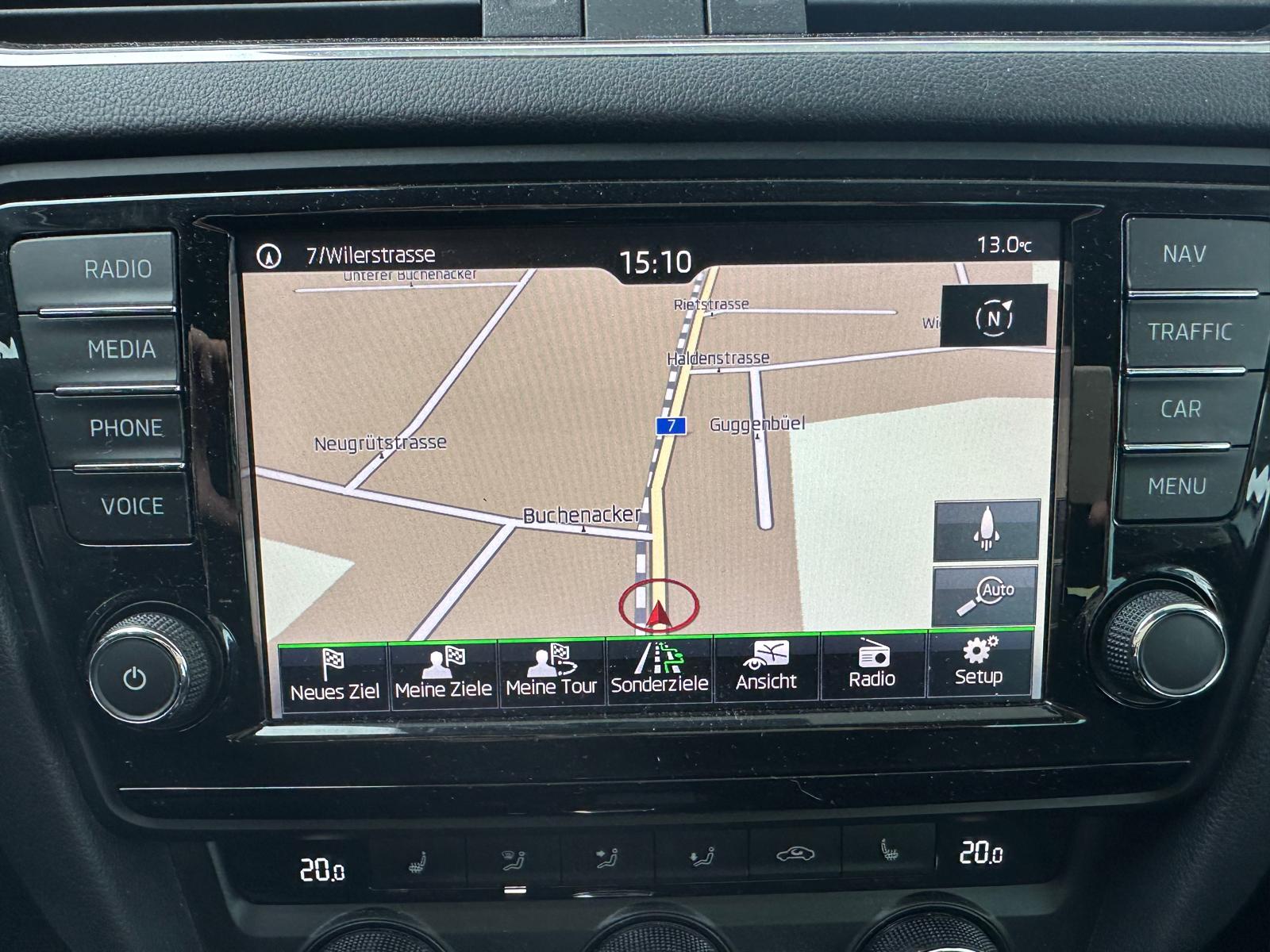 SKODA Octavia 2.0 TDI Style 4x4 DSG-image-17