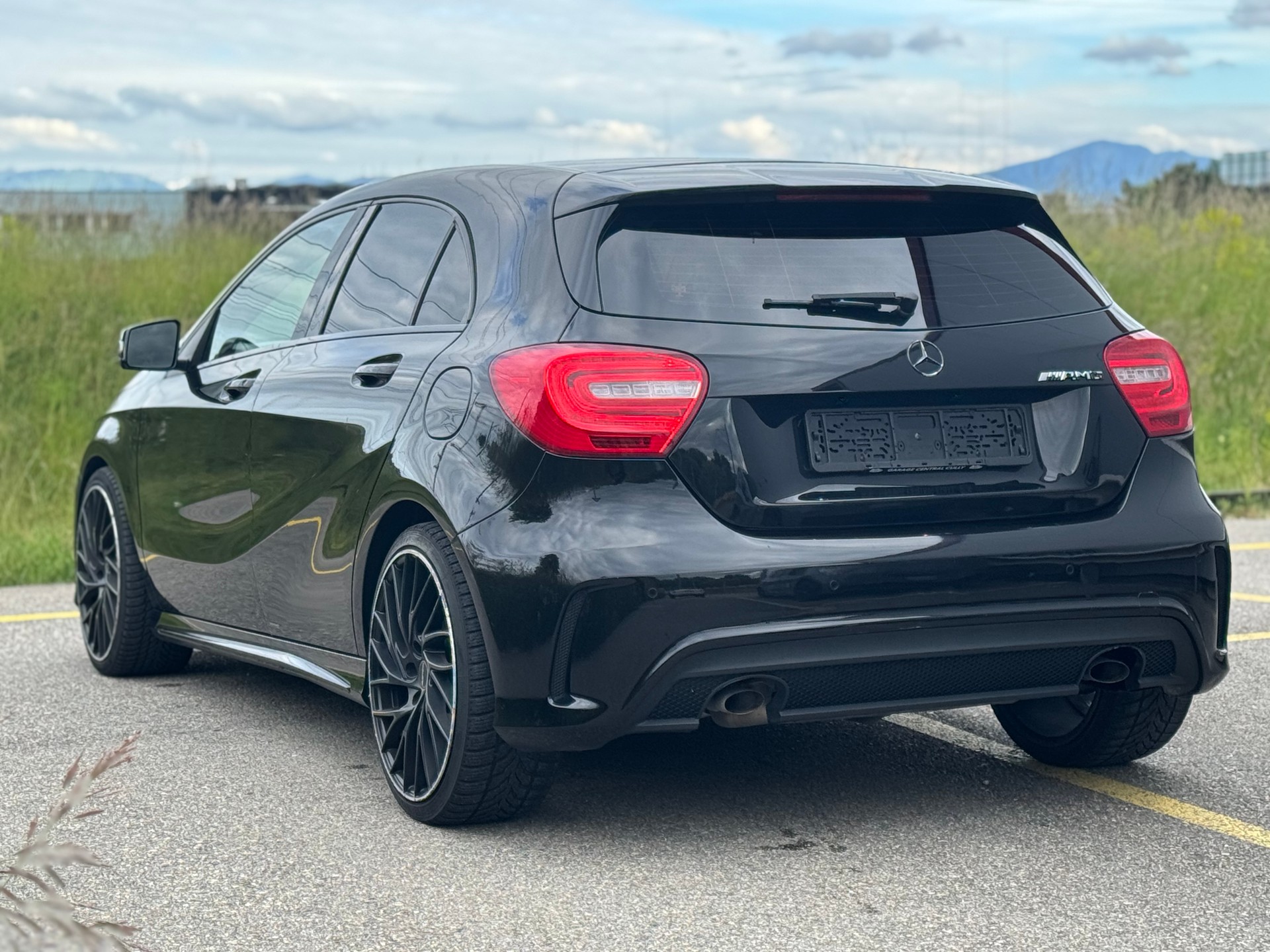 MERCEDES-BENZ A 250 AMG Line 4Matic 7G-DCT-image-5