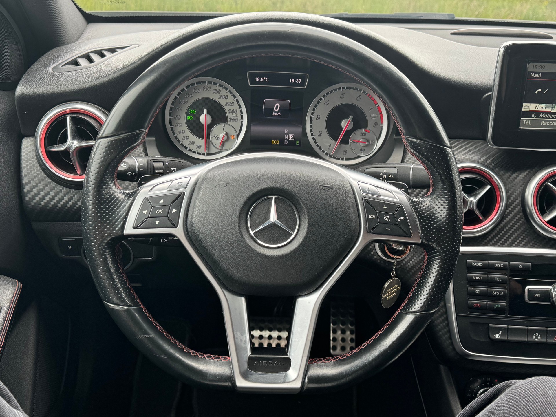 MERCEDES-BENZ A 250 AMG Line 4Matic 7G-DCT-image-10