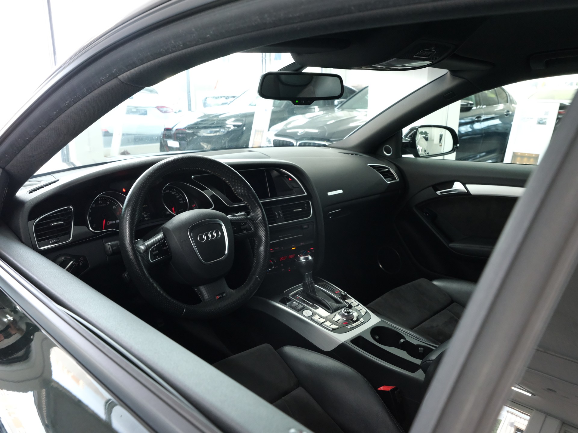 AUDI RS5 Coupé 4.2 FSI quattro S-tronic *Sportabgassanlage* *Rückfahrkamera* *RS Performance*-image-21
