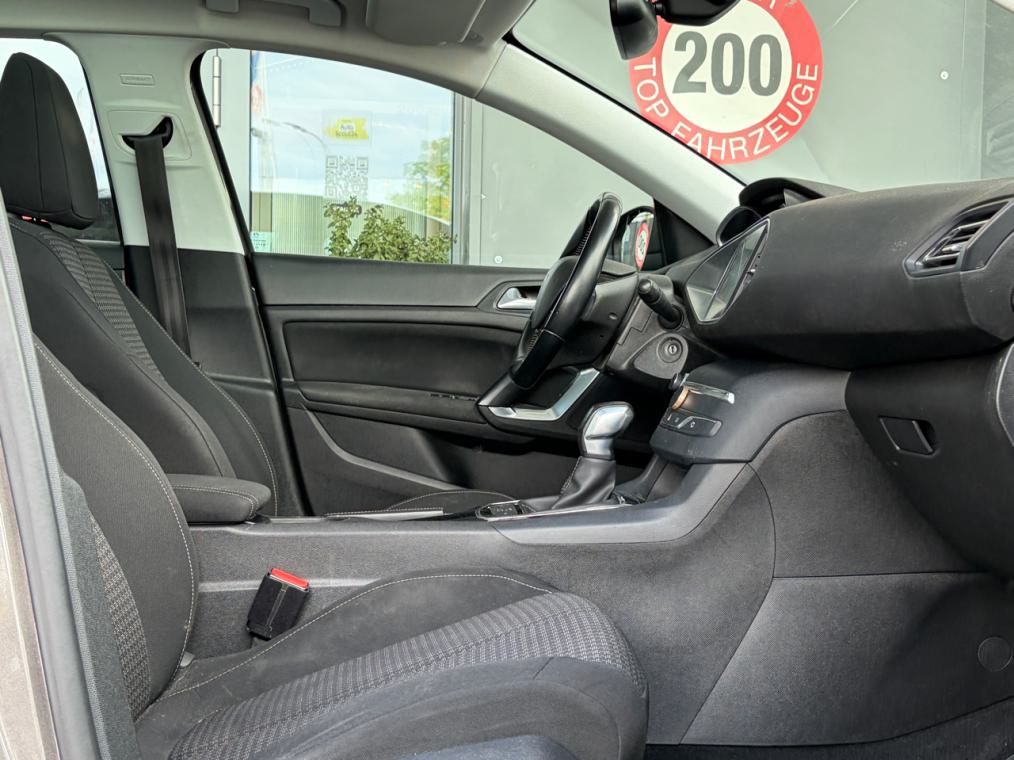 PEUGEOT 308 1.2 Pure Tech Active-image-6