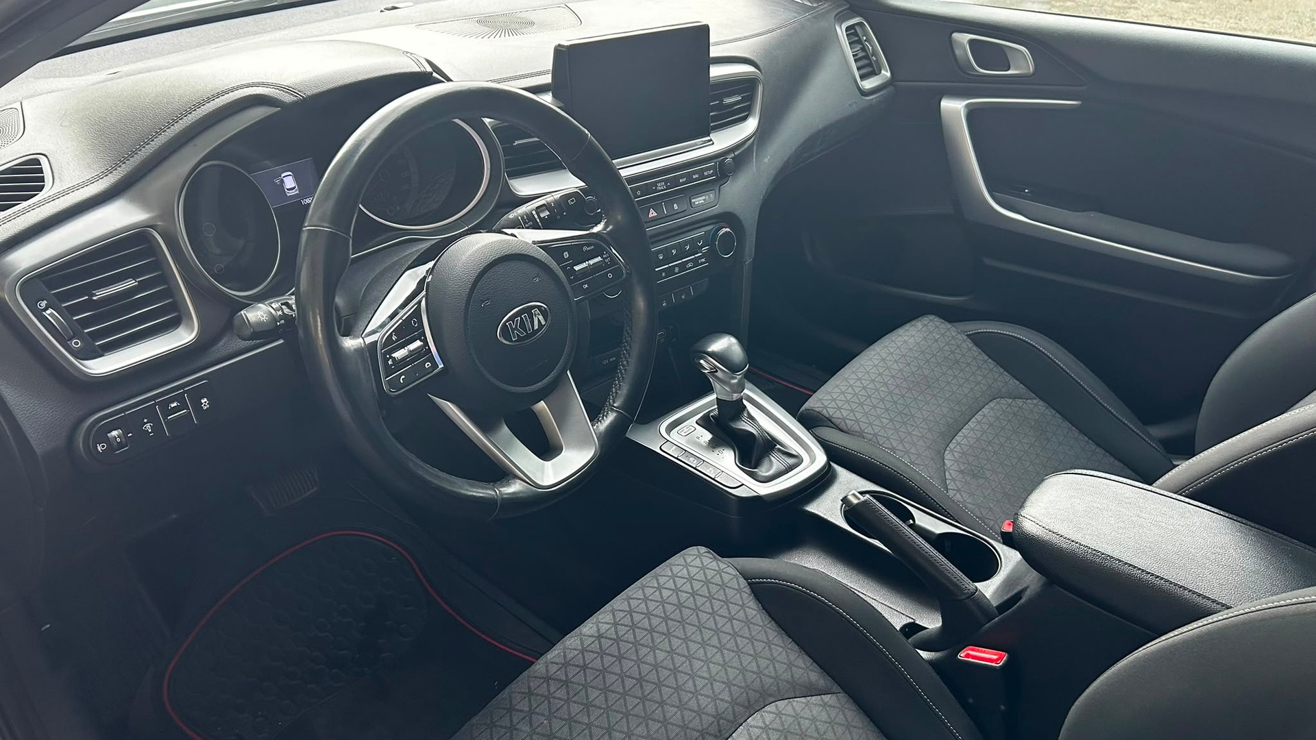 KIA Ceed Sportswagon 1.4 T-GDi Power 25 DCT-image-6