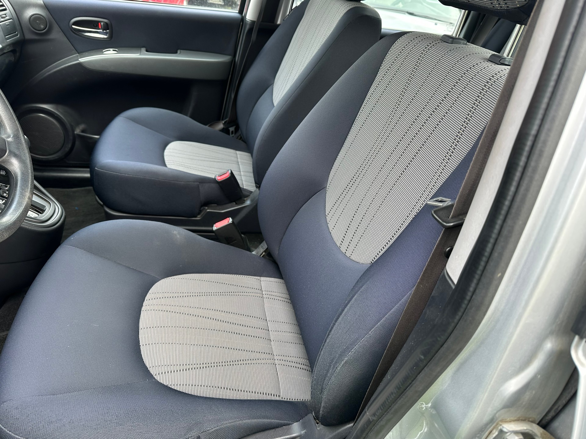 HYUNDAI Matrix 1.6i 16V Style Automatic-image-6