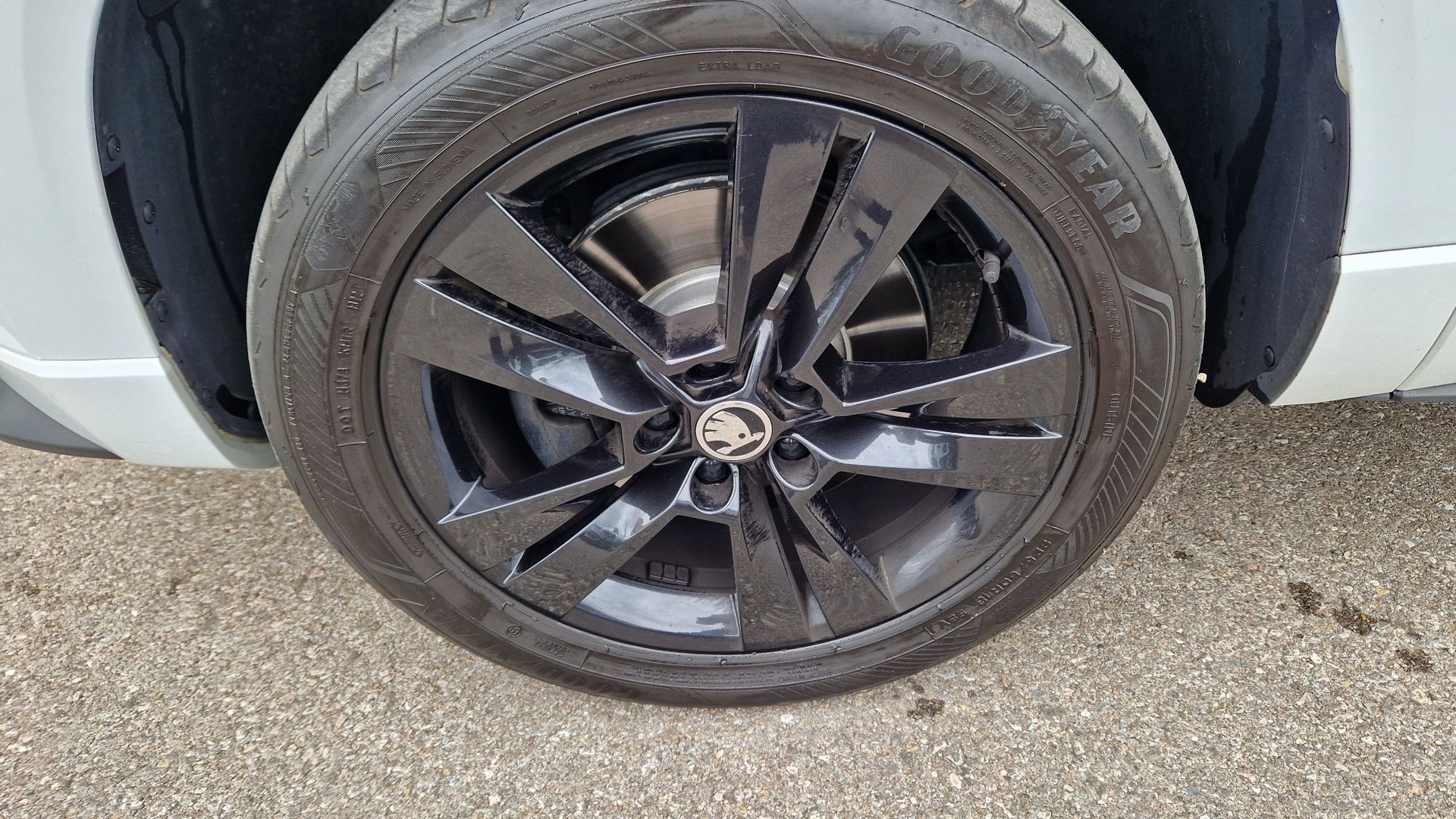 SKODA Karoq 2.0 TSI SportLine 4x4 DSG-image-5
