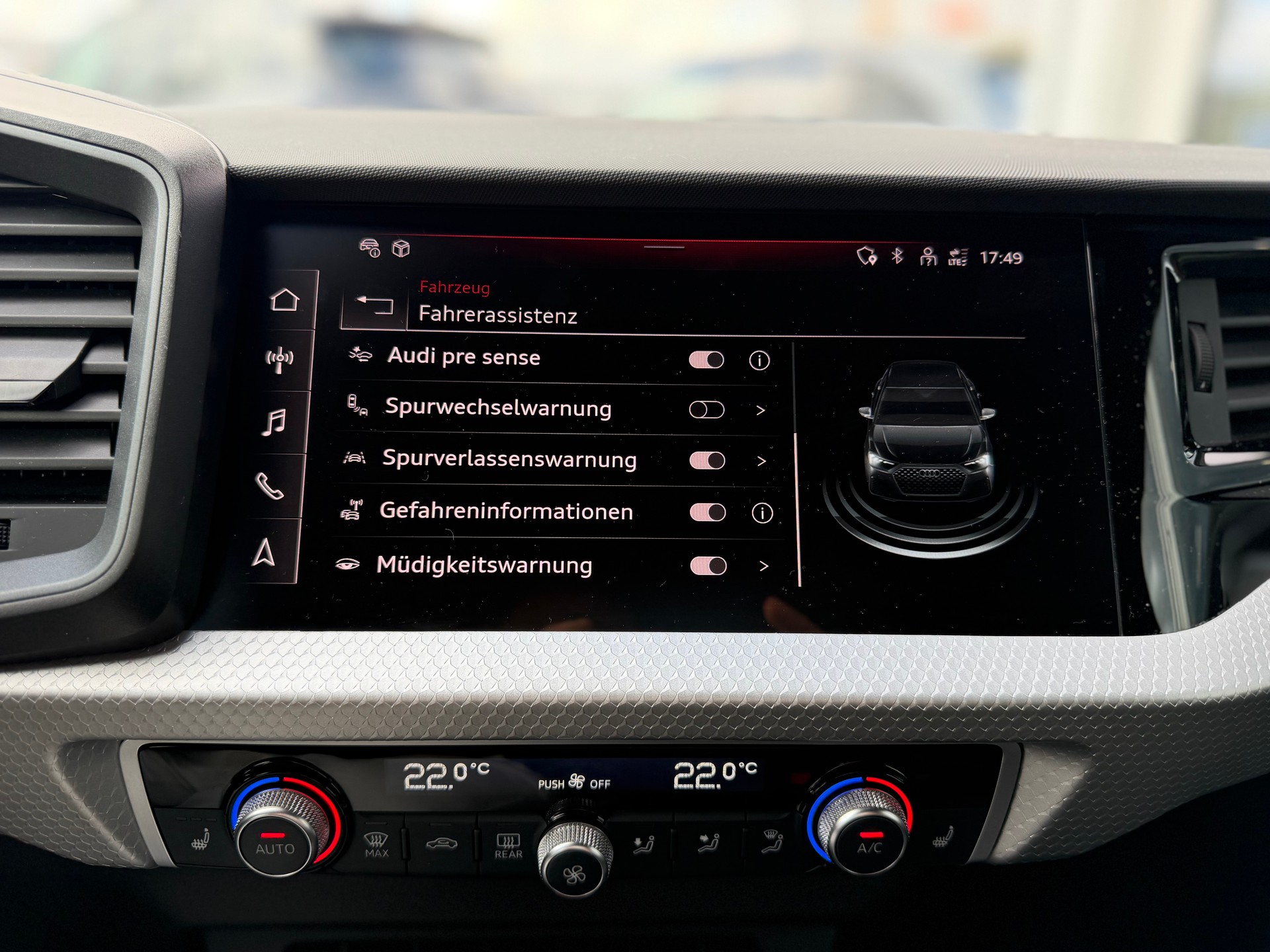 AUDI A1 Sportback 30 TFSI S Line Attraction S-tronic-image-24