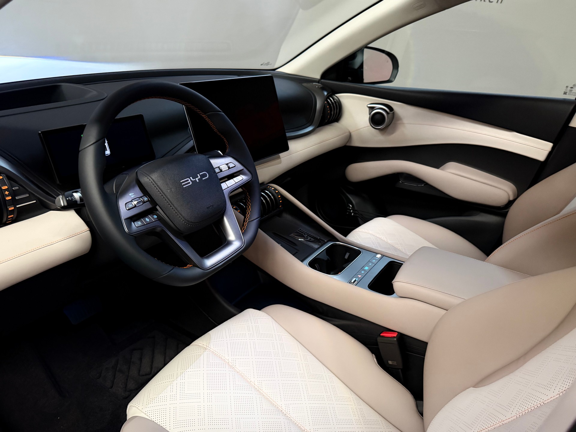 BYD Atto 3 EVO 74.8 kWh Excellence AWD-image-13