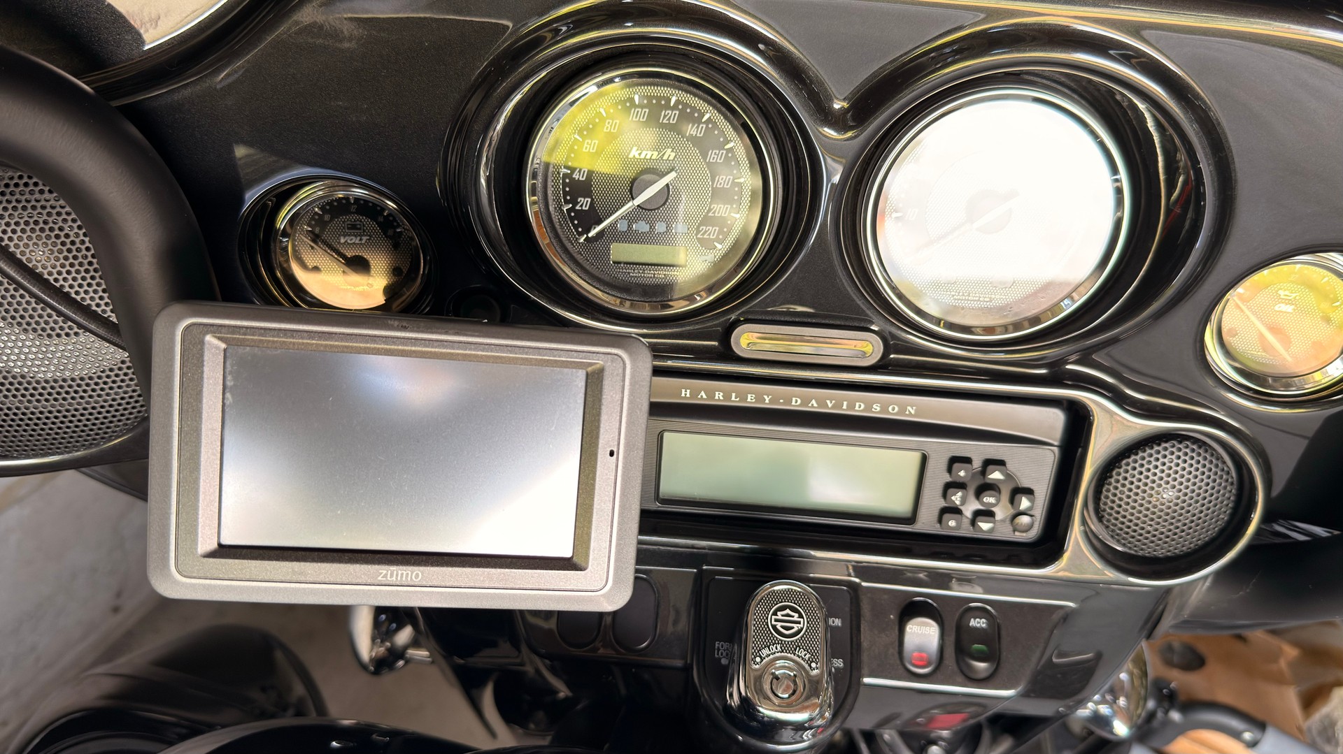 HARLEY-DAVIDSON Street Glide FLHXSE3 CVO-image-13