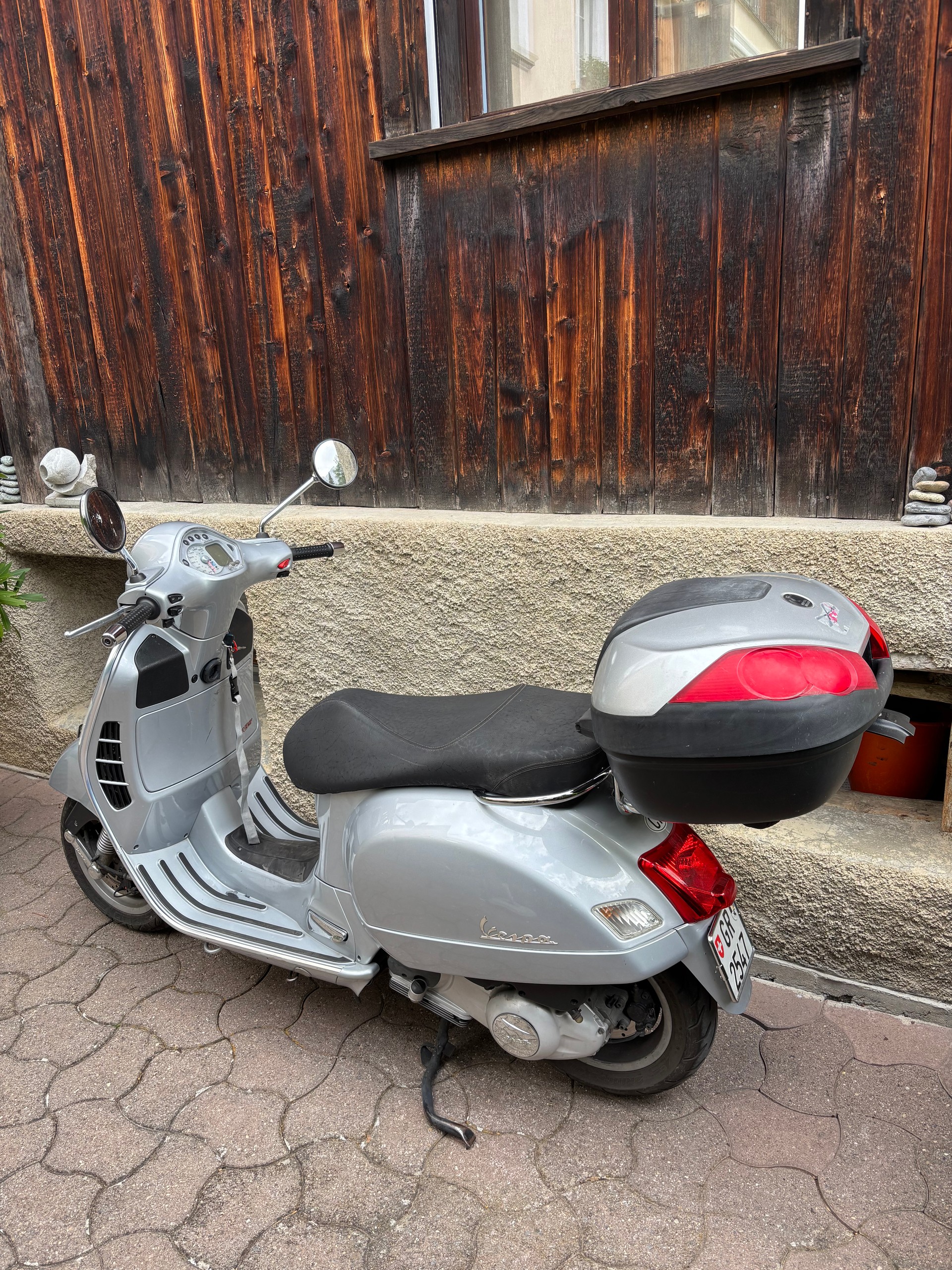 PIAGGIO Vespa GTS 250 i.e. ABS-image-1