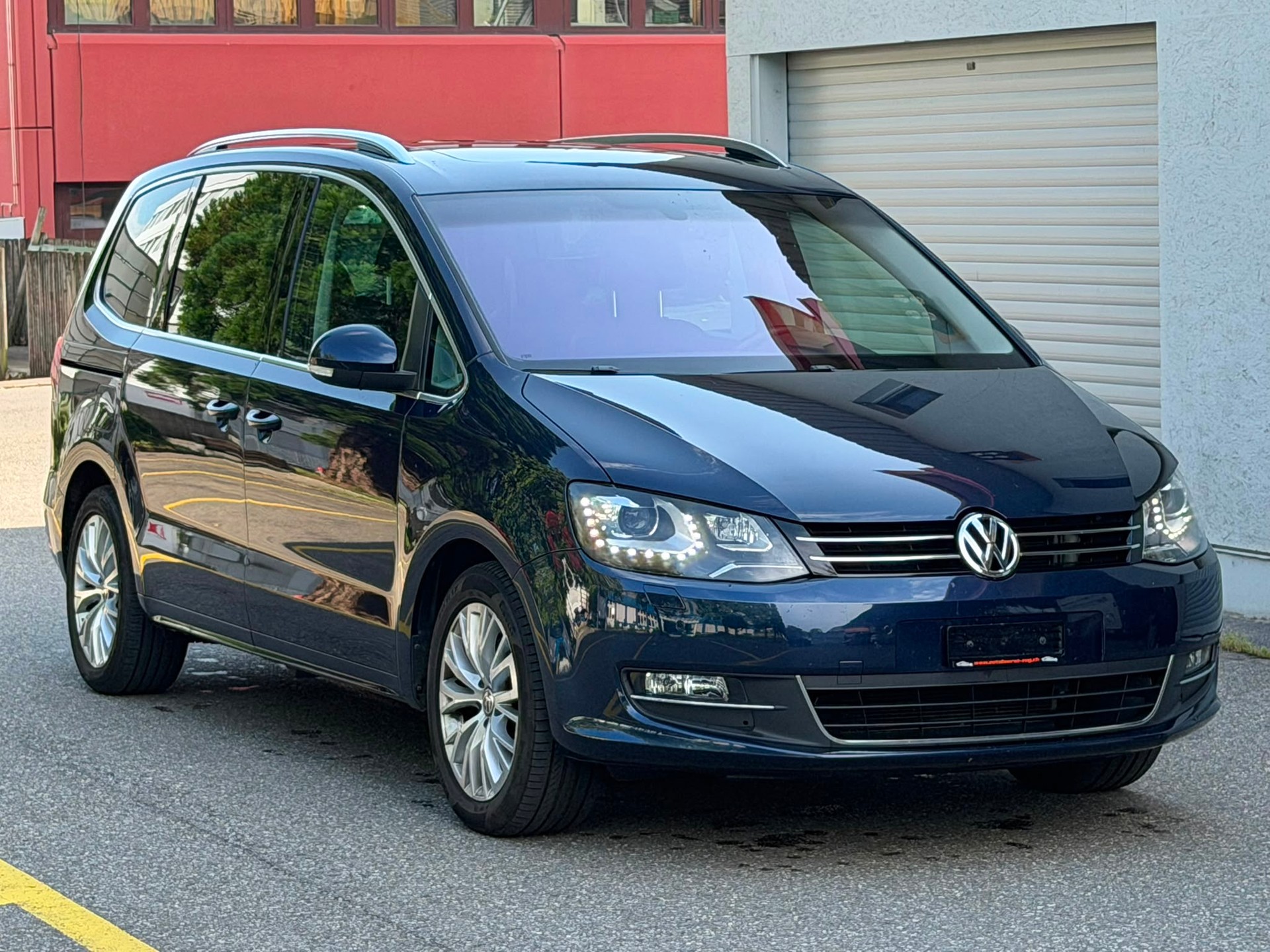 VW Sharan 2.0 TSI Highline DSG*7 Plätzer*-showroom-element-1