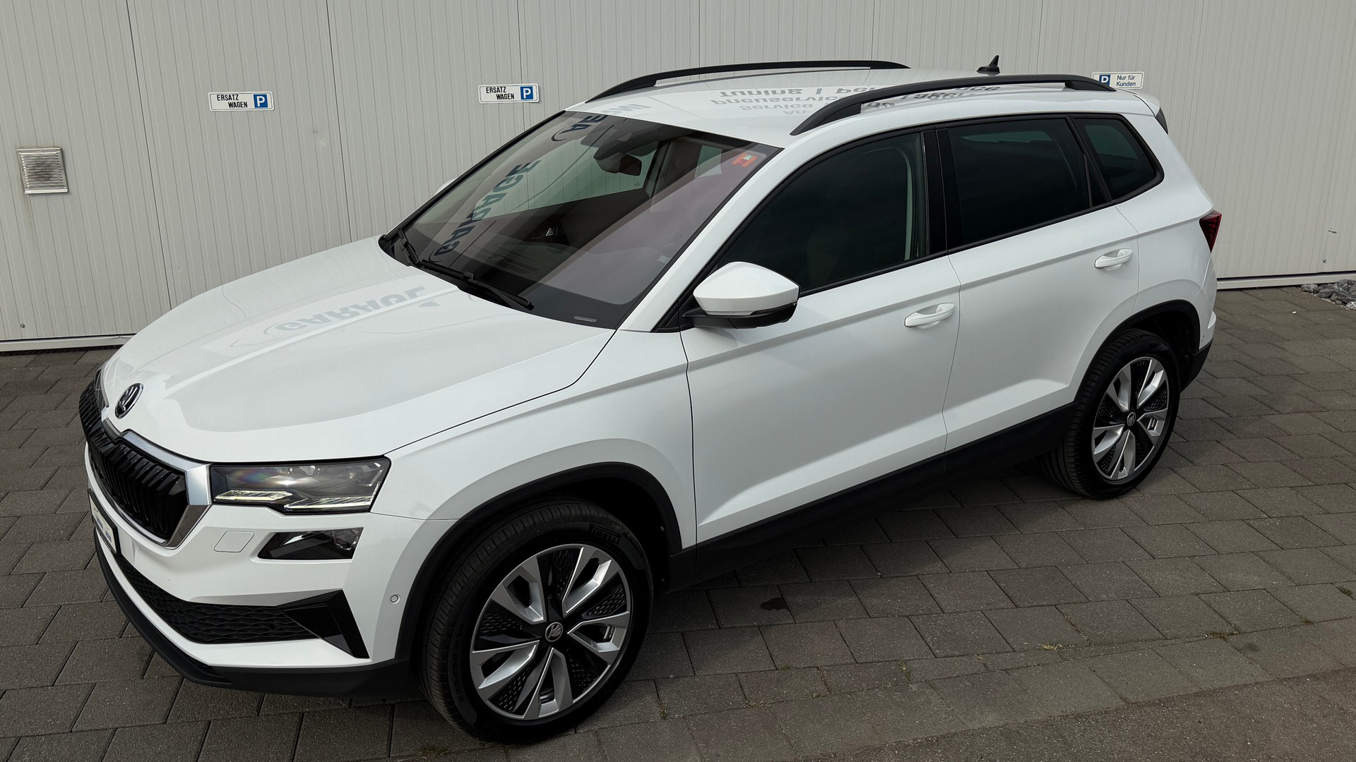 SKODA Karoq 2.0 TDI CR Style 4x4 DSG * Anhängerkuplung * Werksgarantie * 8-Fach mit Alufelgen *-showroom-element-2