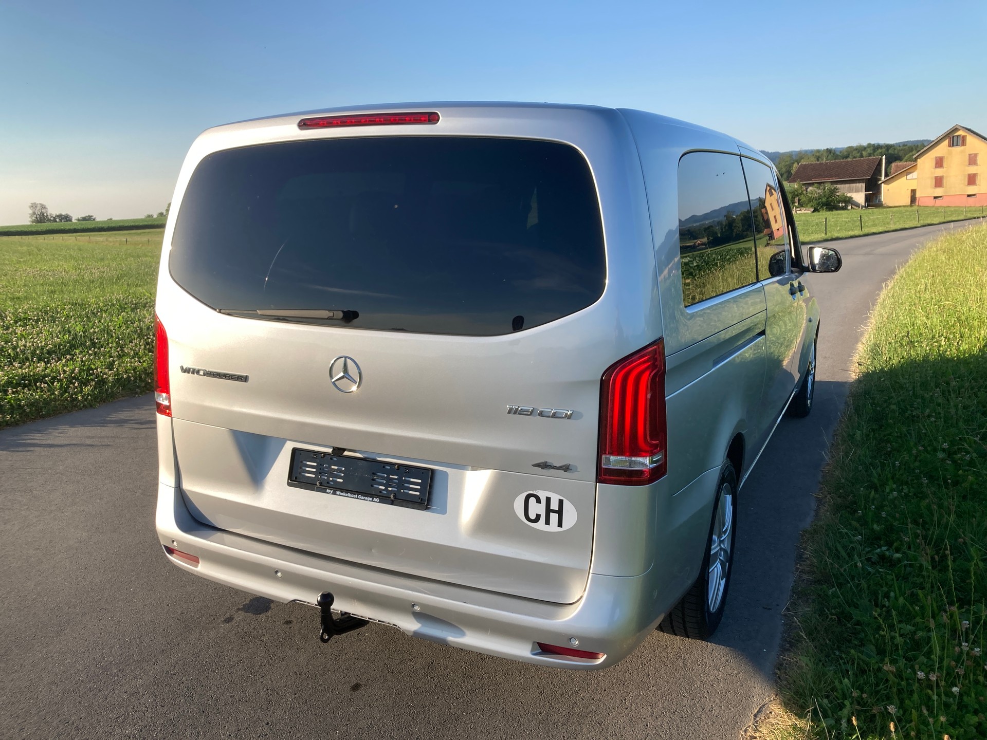 MERCEDES-BENZ Vito 119 CDI Extralang Select Tourer 4M 9G-Tronic mit Anhängerkupplung-image-2
