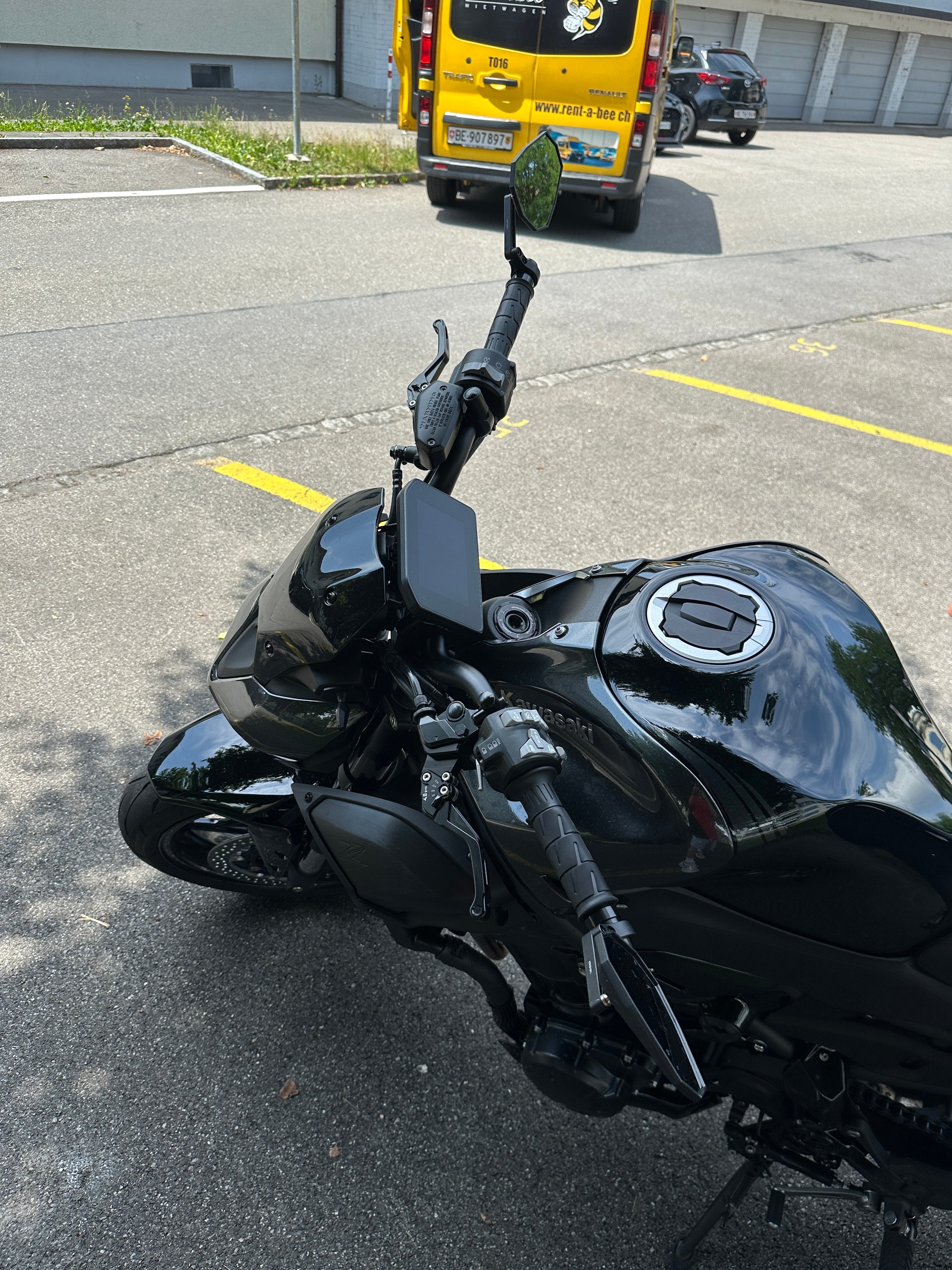 KAWASAKI Z 900-image-2