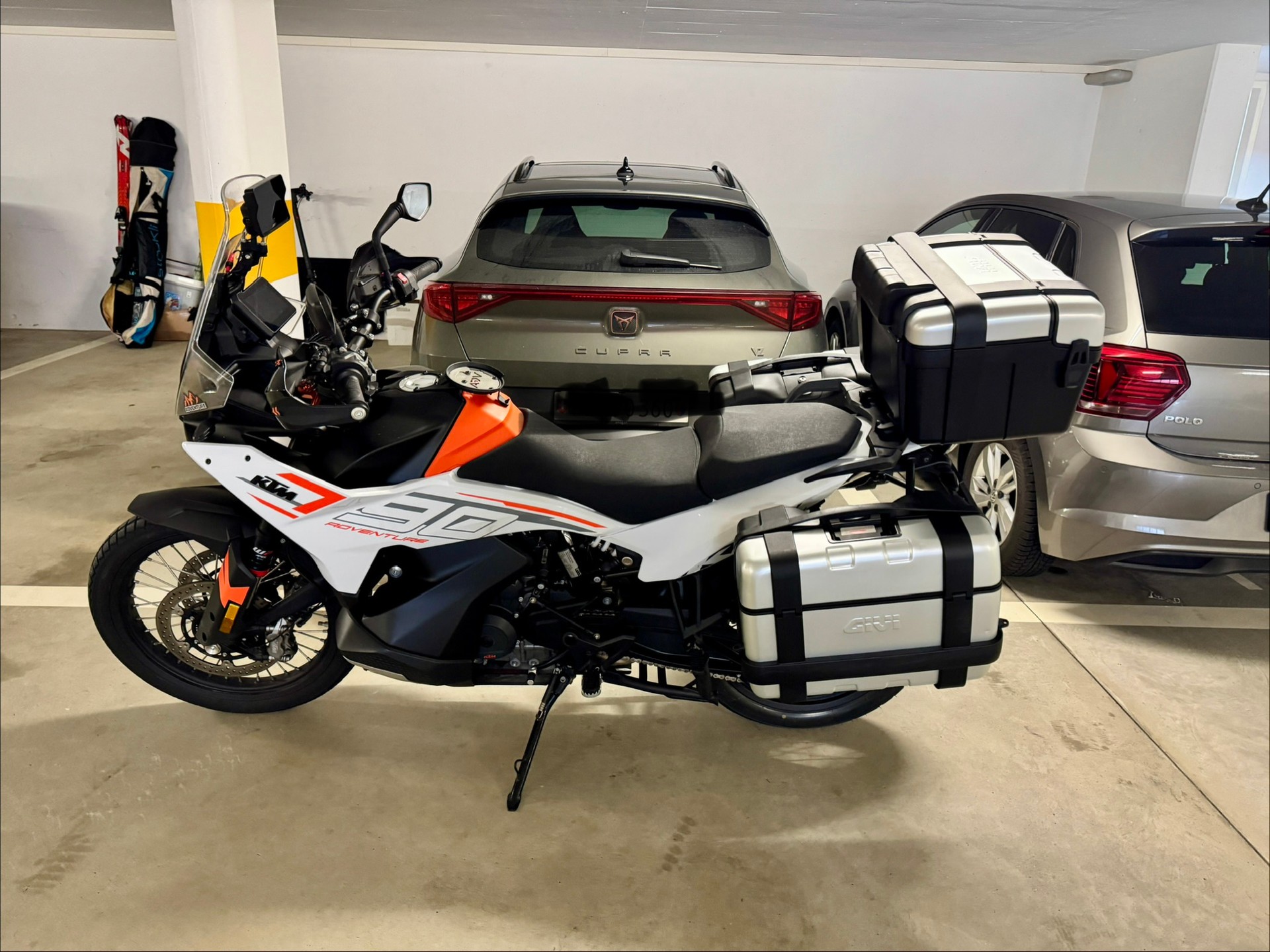 KTM 790 Adventure-image-2