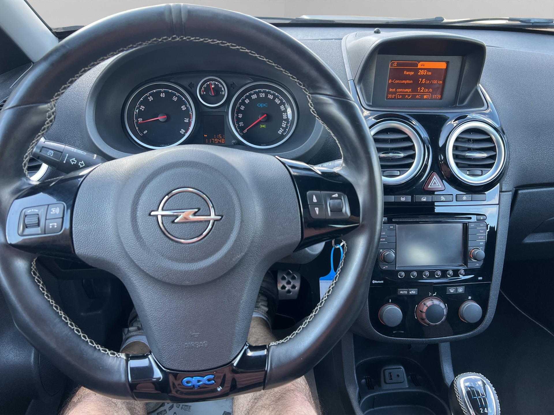OPEL Corsa 1.6 Turbo OPC Nürburgring Edition-image-12