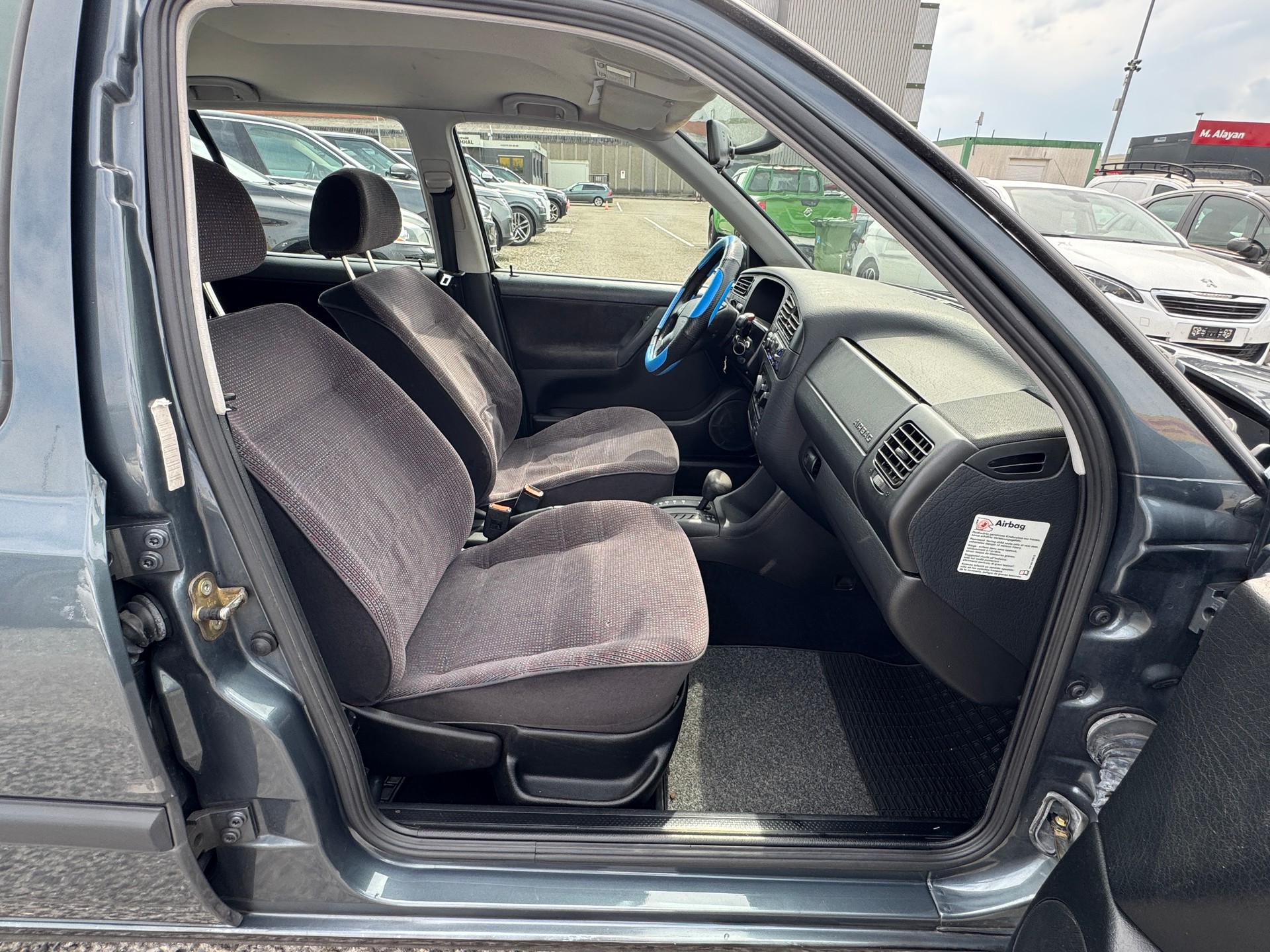 VW Golf 2000 Avenue-image-10