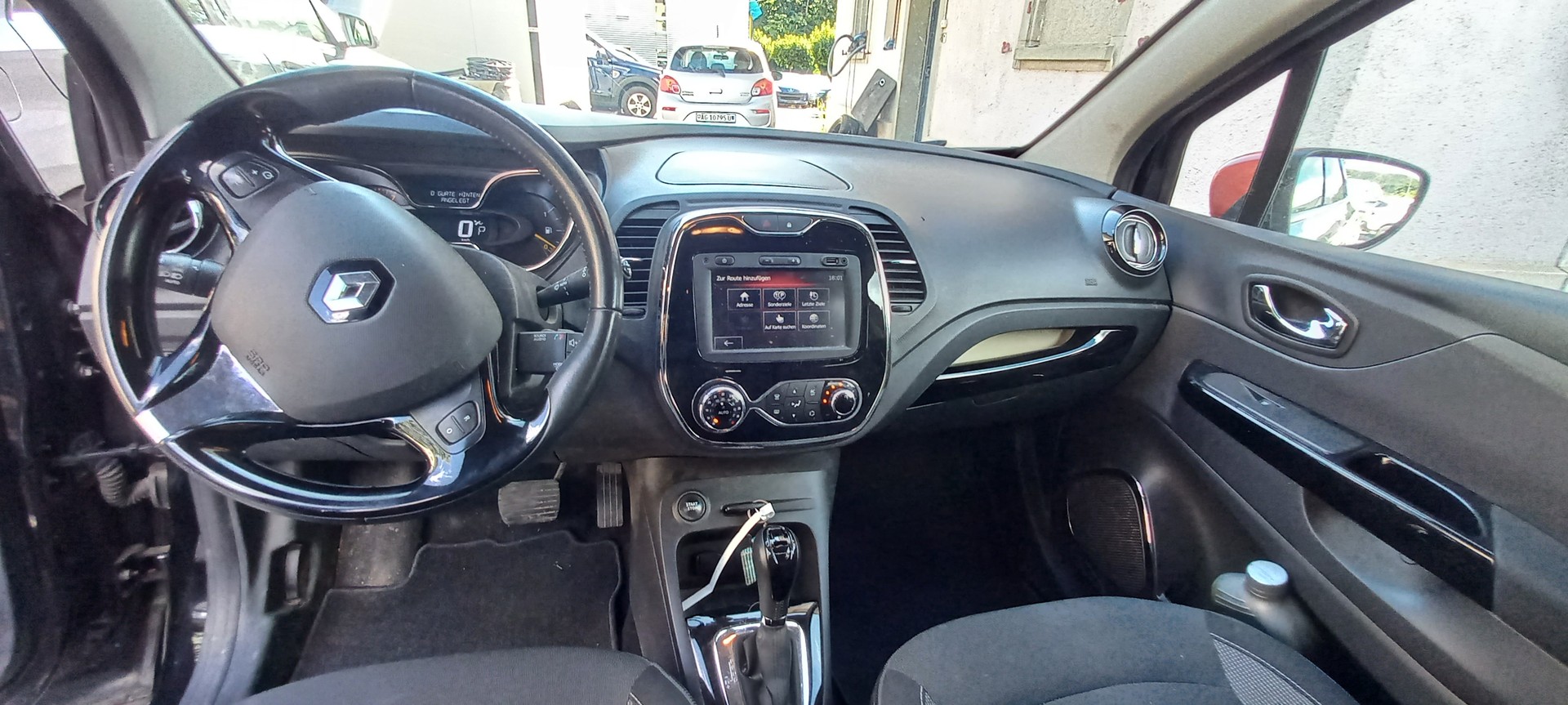 RENAULT Captur 1.2 T 16V Dynamique EDC-image-10