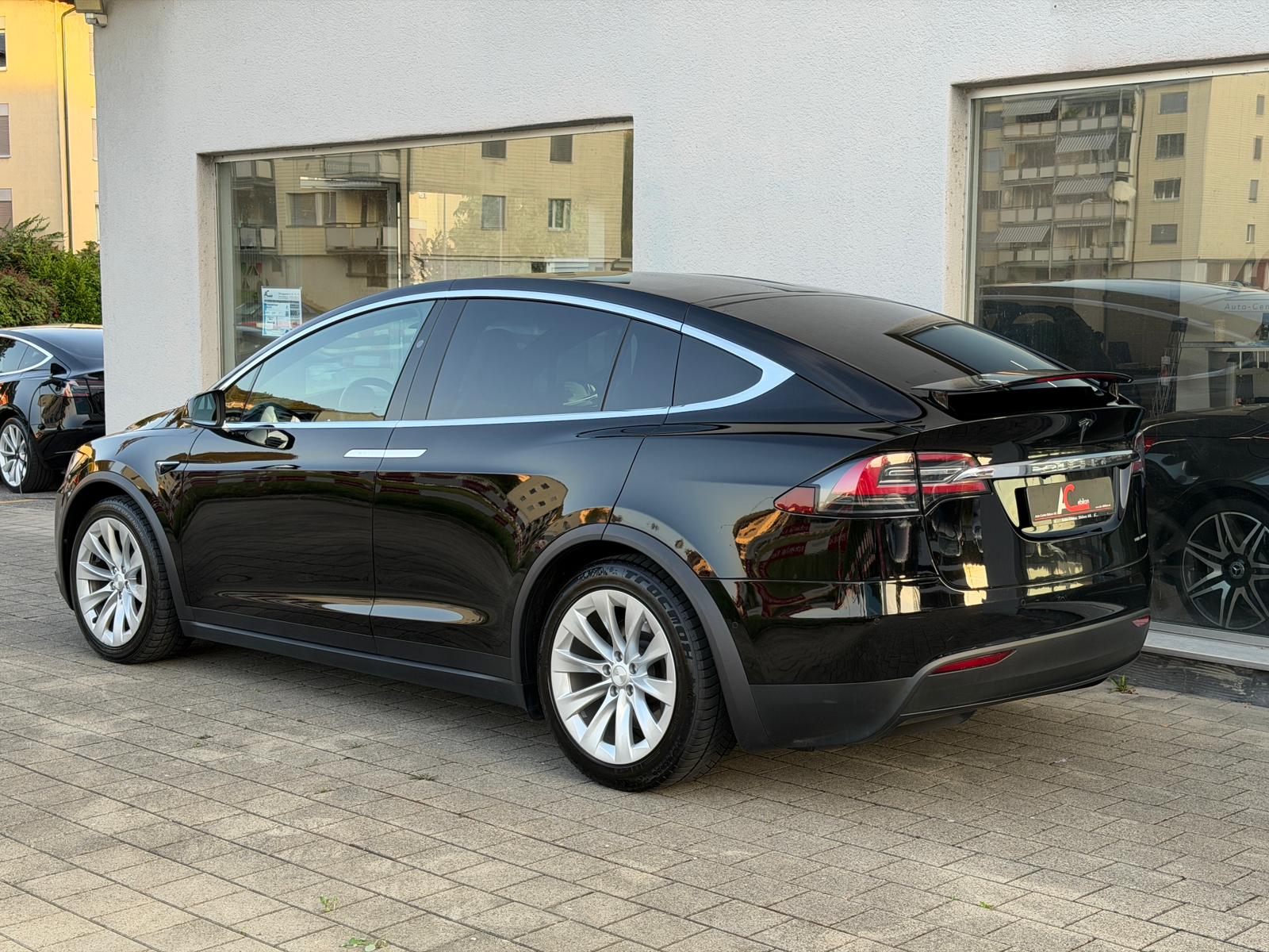 TESLA Model X Maximale-Reichweite * Raven *FSD*-showroom-element-1