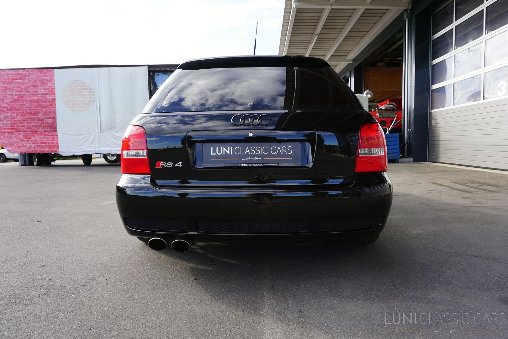 AUDI RS4 B5 Quattro-showroom-element-3