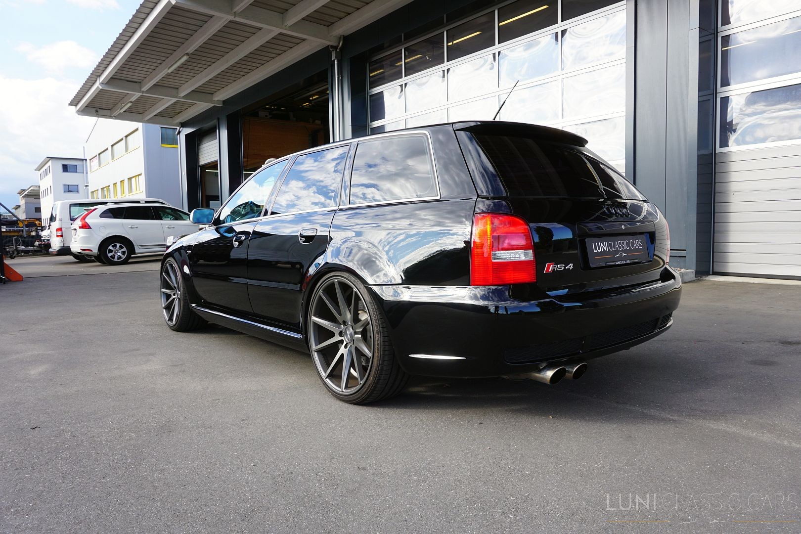 AUDI RS4 B5 Quattro-showroom-element-2