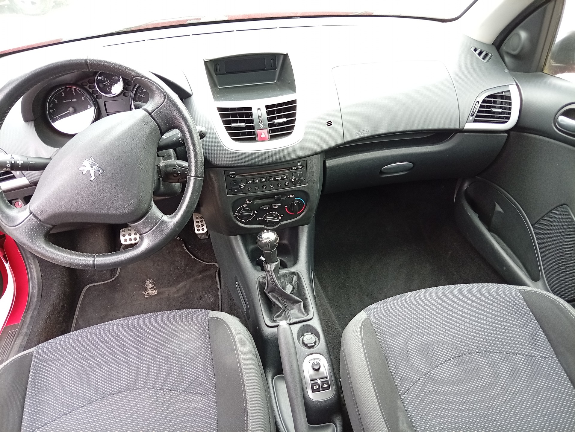 PEUGEOT 206+ 1.4 Trendy-image-9