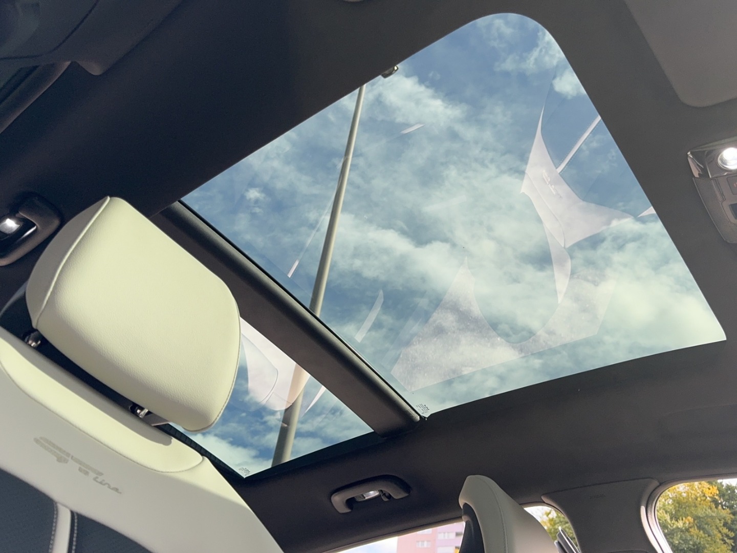 KIA Sportage 1.6 T-GDi Hybrid GT-Line-image-11