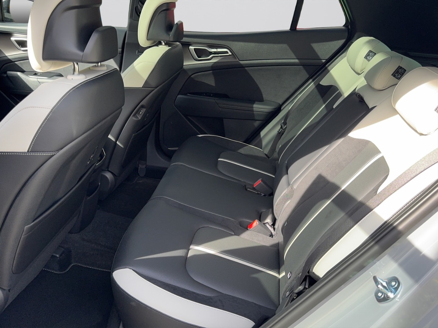 KIA Sportage 1.6 T-GDi Hybrid GT-Line-image-8