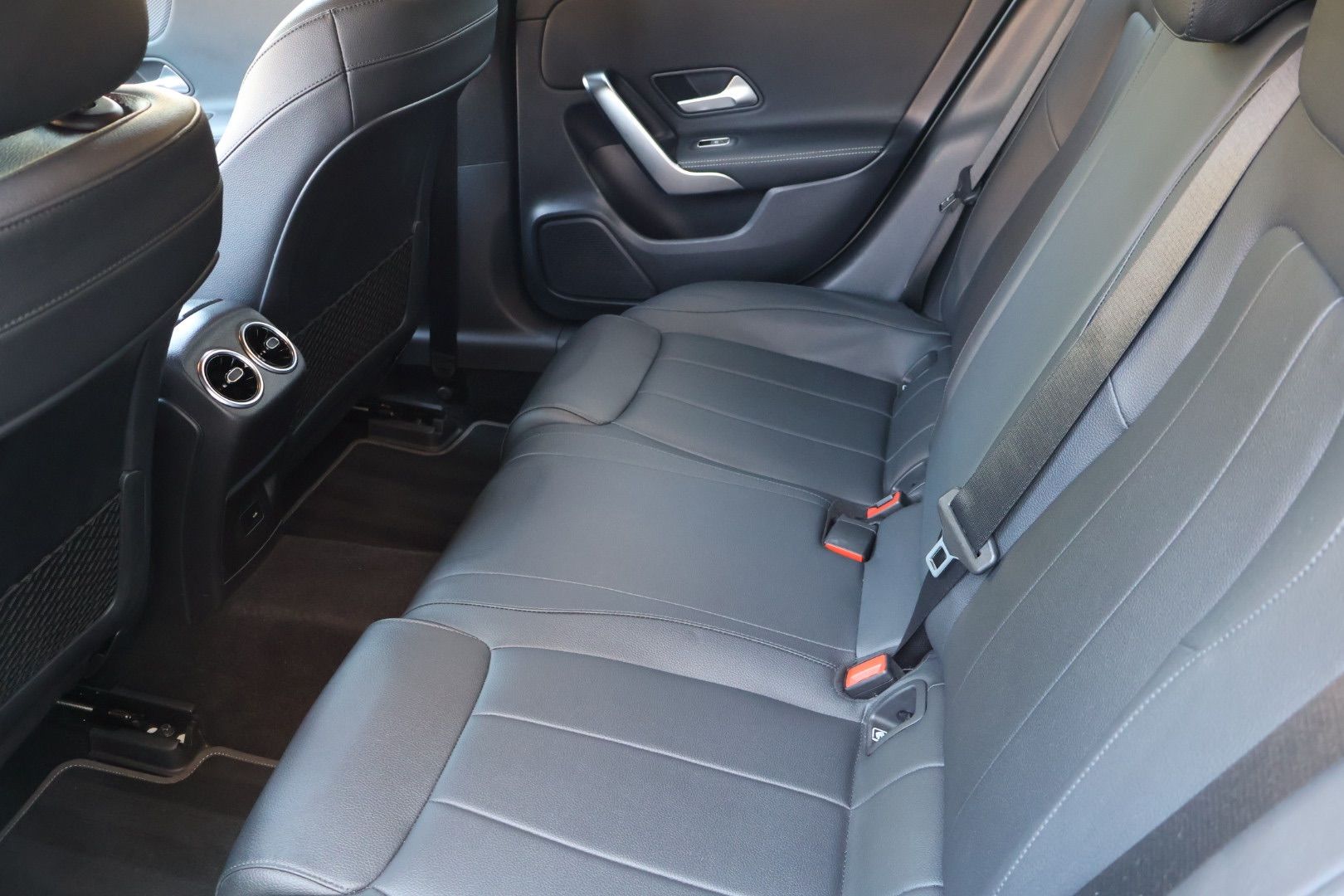 MERCEDES-BENZ CLA 180 Progressive Shooting Brake Aut.-image-7