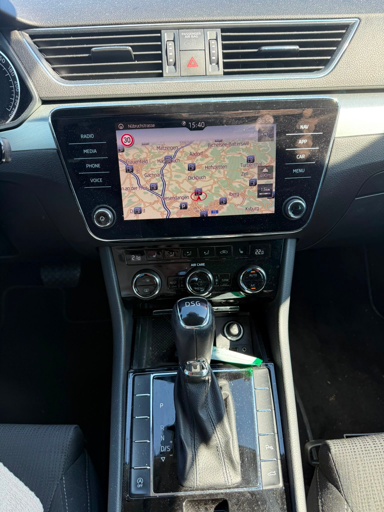 SKODA Superb Combi 2.0 TDi Style DSG-image-14