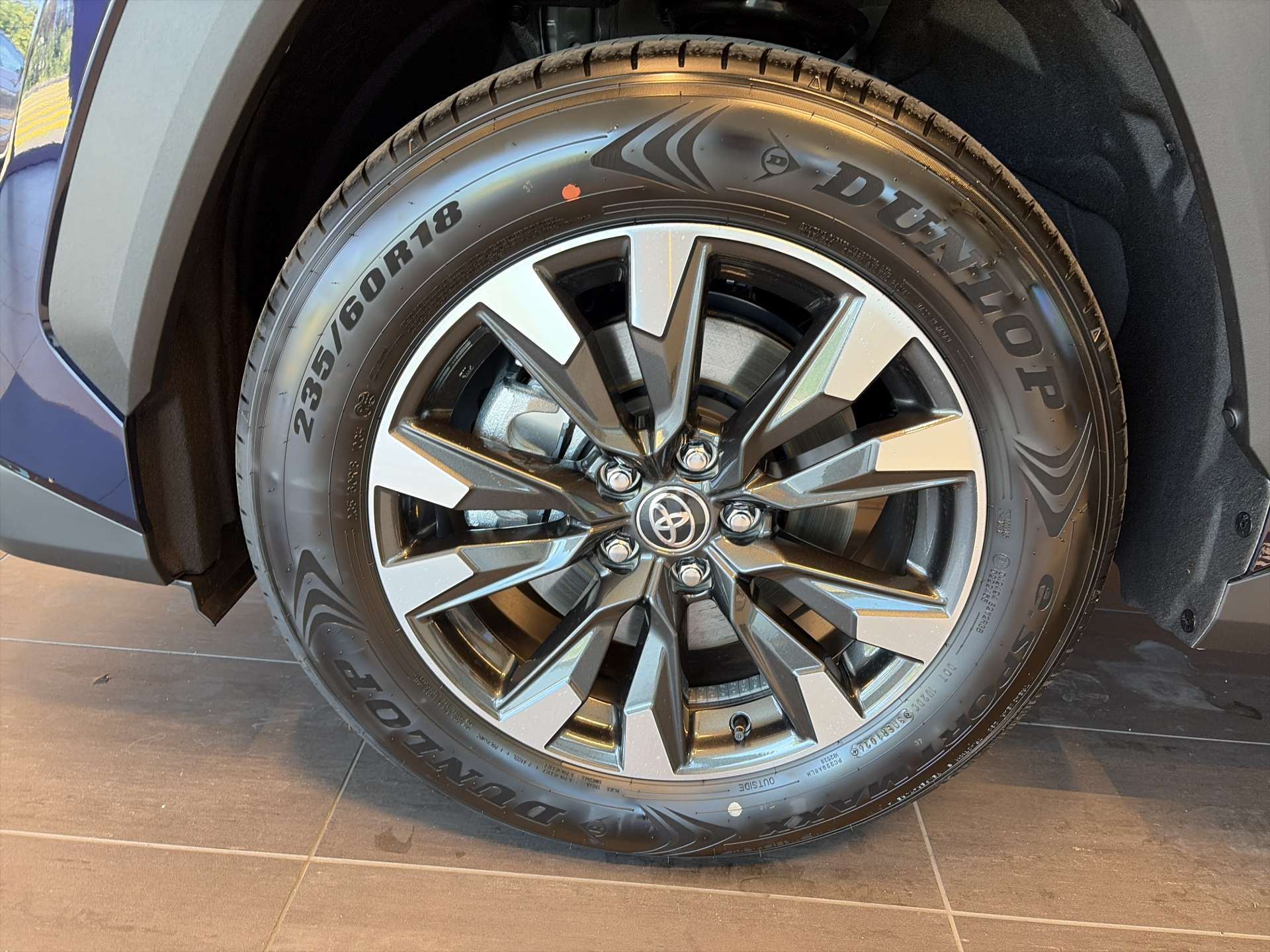 TOYOTA RAV-4 2.5 HSD Trend e-CVT AWD NEUES MODELL Automat-image-8