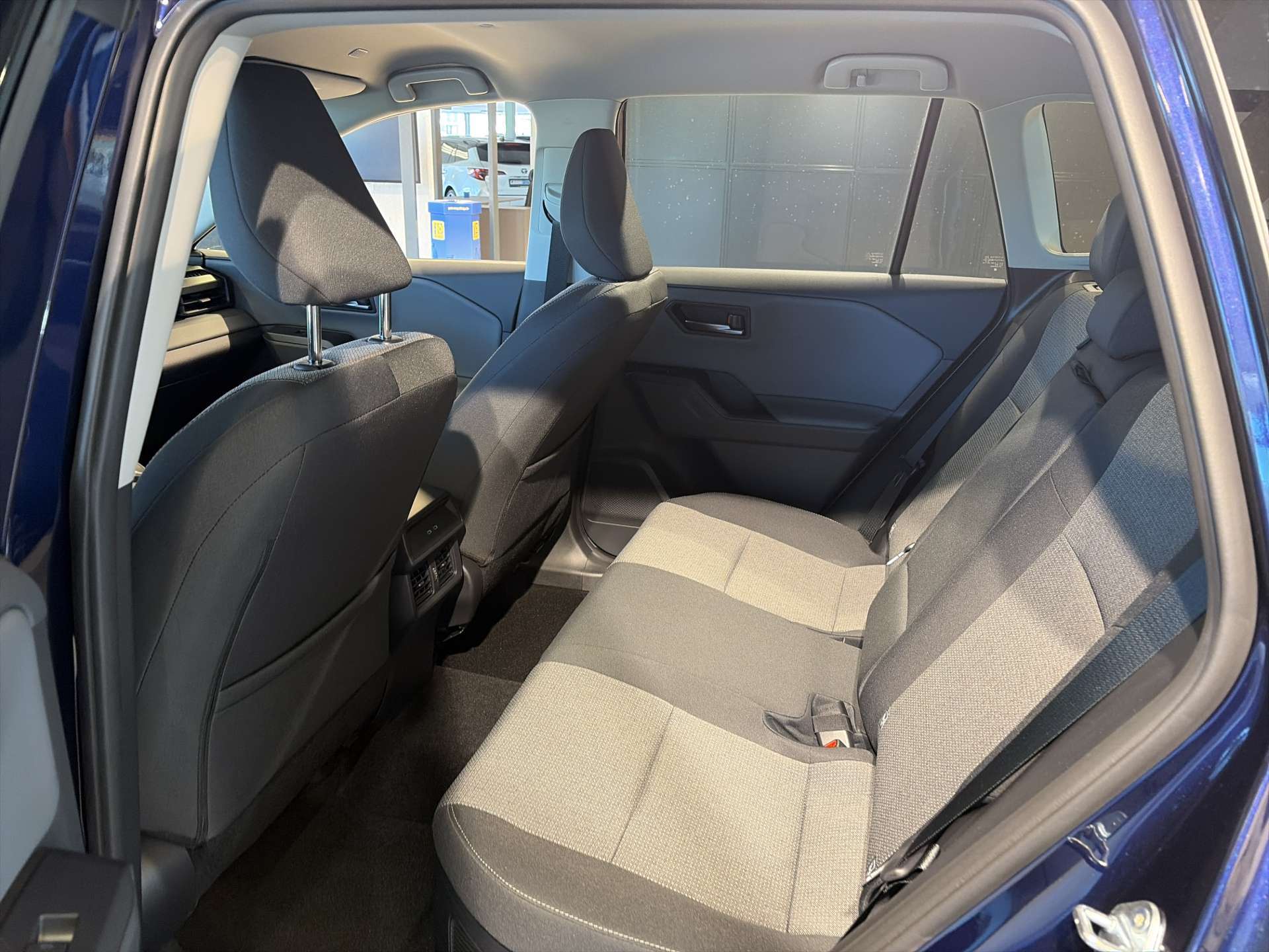 TOYOTA RAV-4 2.5 HSD Trend e-CVT AWD NEUES MODELL Automat-image-6