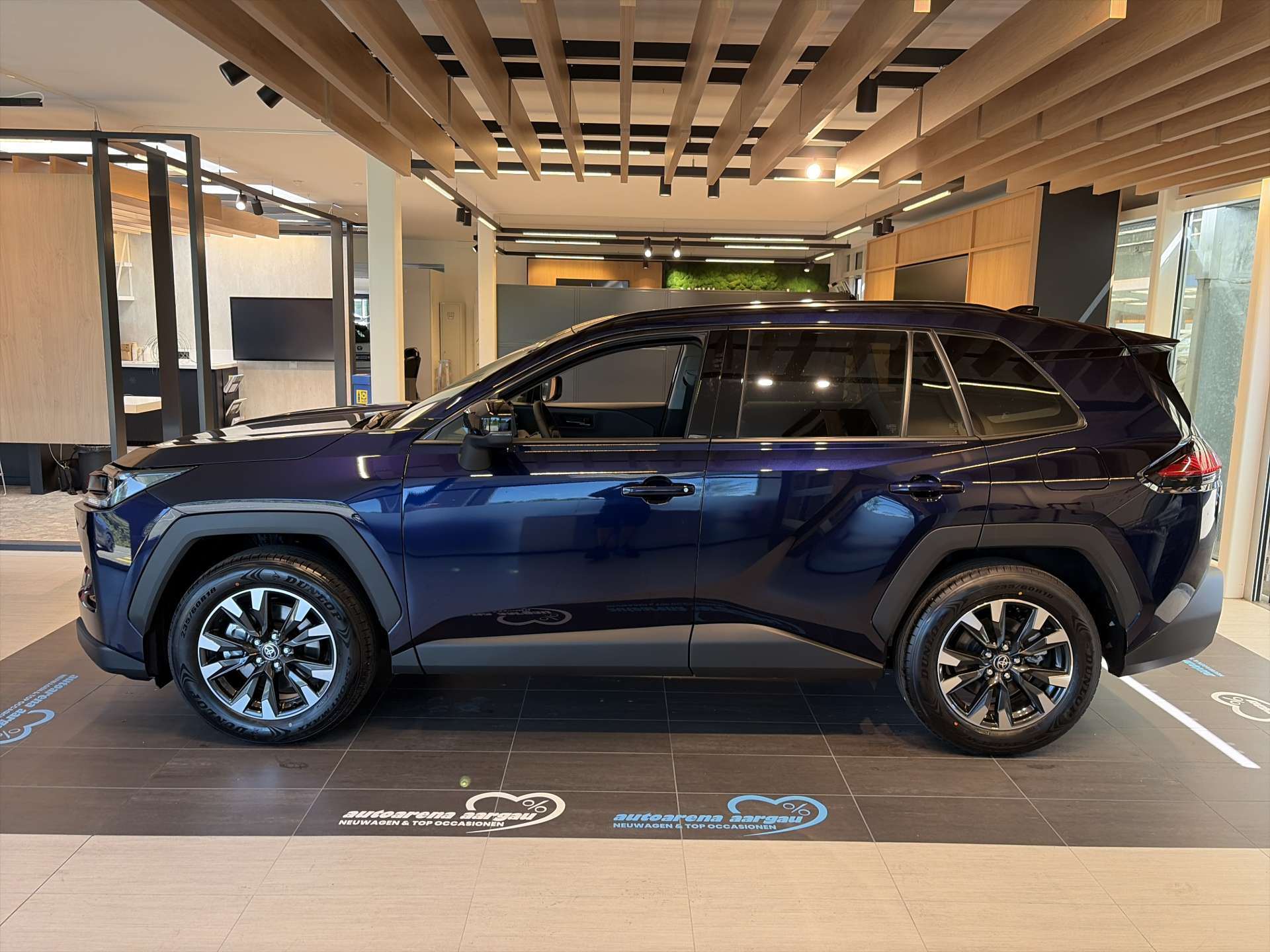 TOYOTA RAV-4 2.5 HSD Trend e-CVT AWD NEUES MODELL Automat-image-11