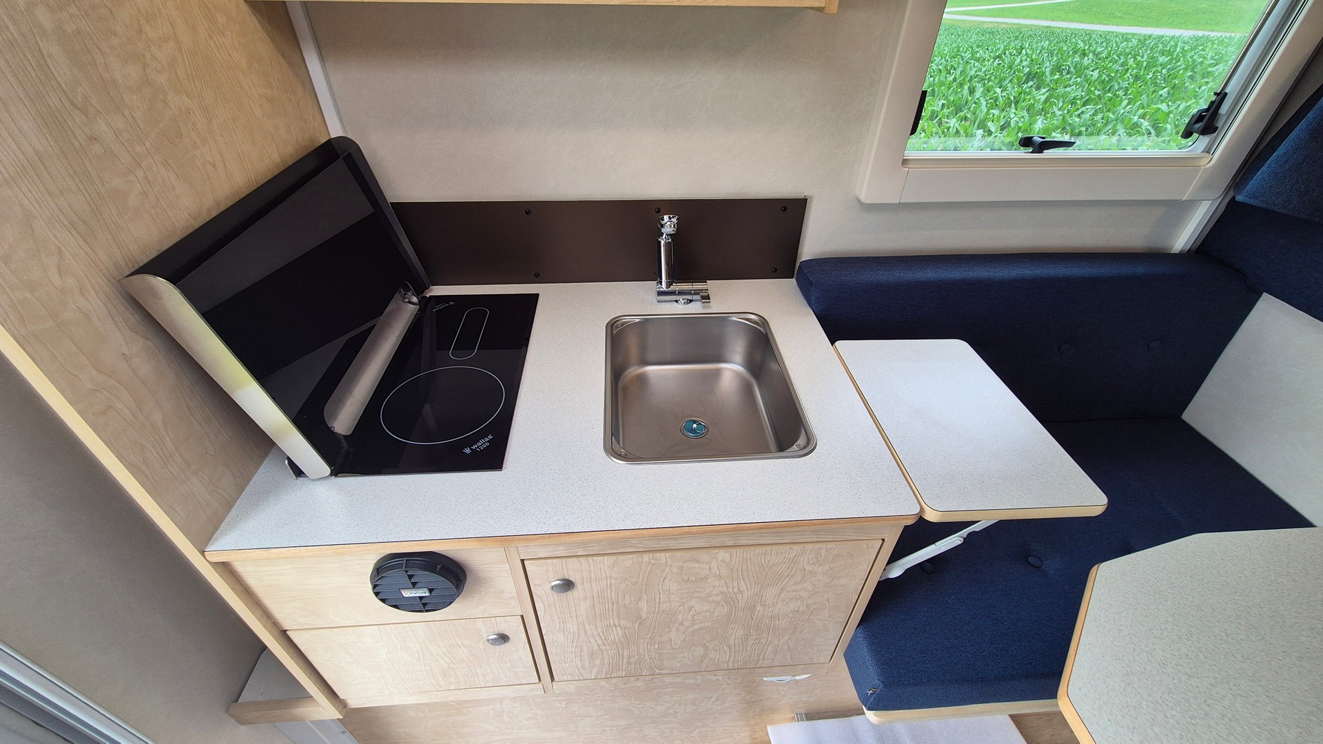 MAZDA BT-50 Pickup Camper-image-12