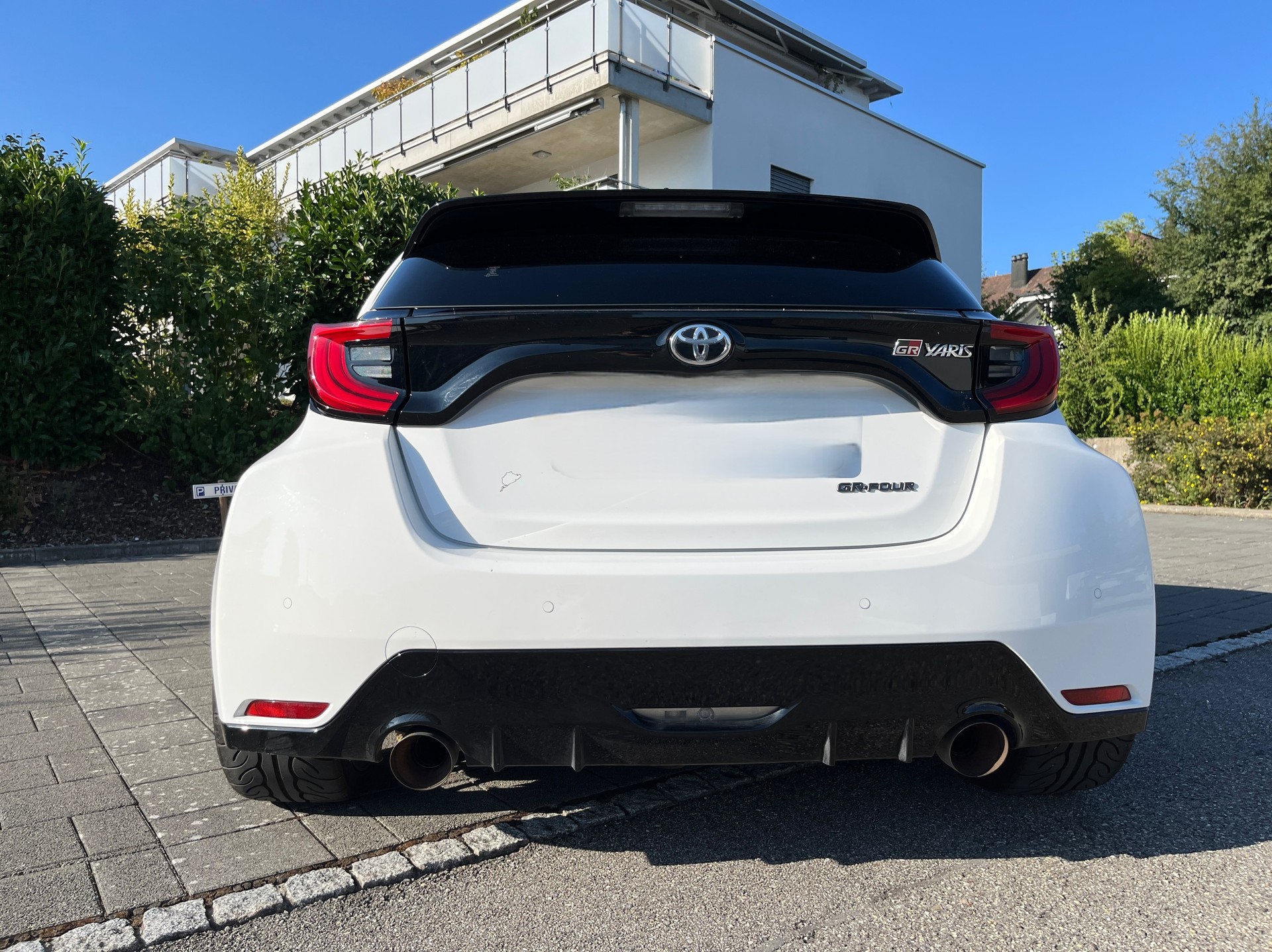 TOYOTA 1.6 Turbo Sport 4x4-image-1